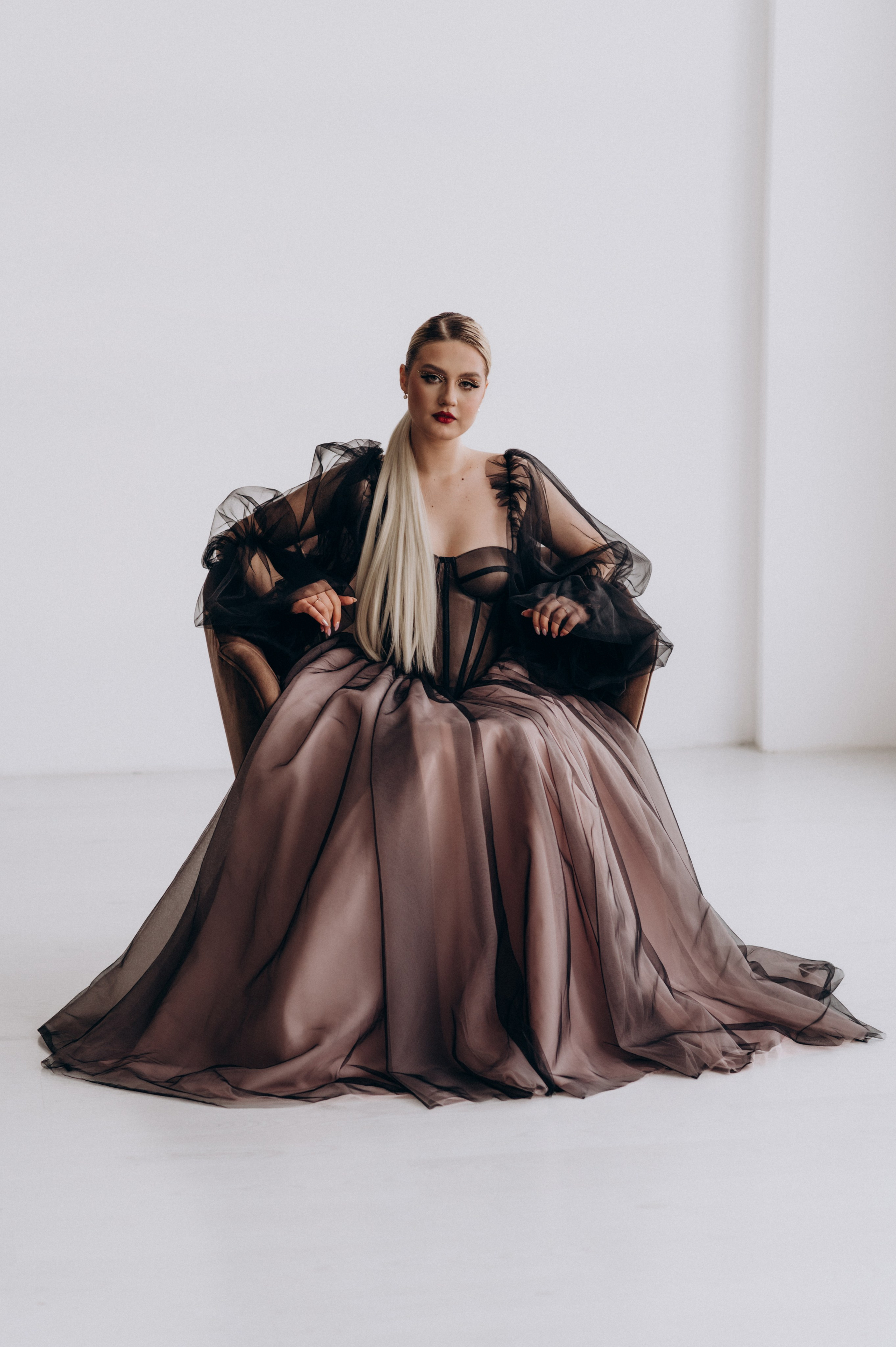 Фотосесія з квітами, фотосесія в студії Тернопіль Львів. Сімейний, дитячий та індивідуальний фотограф в м. Тернопіль, м. Львів