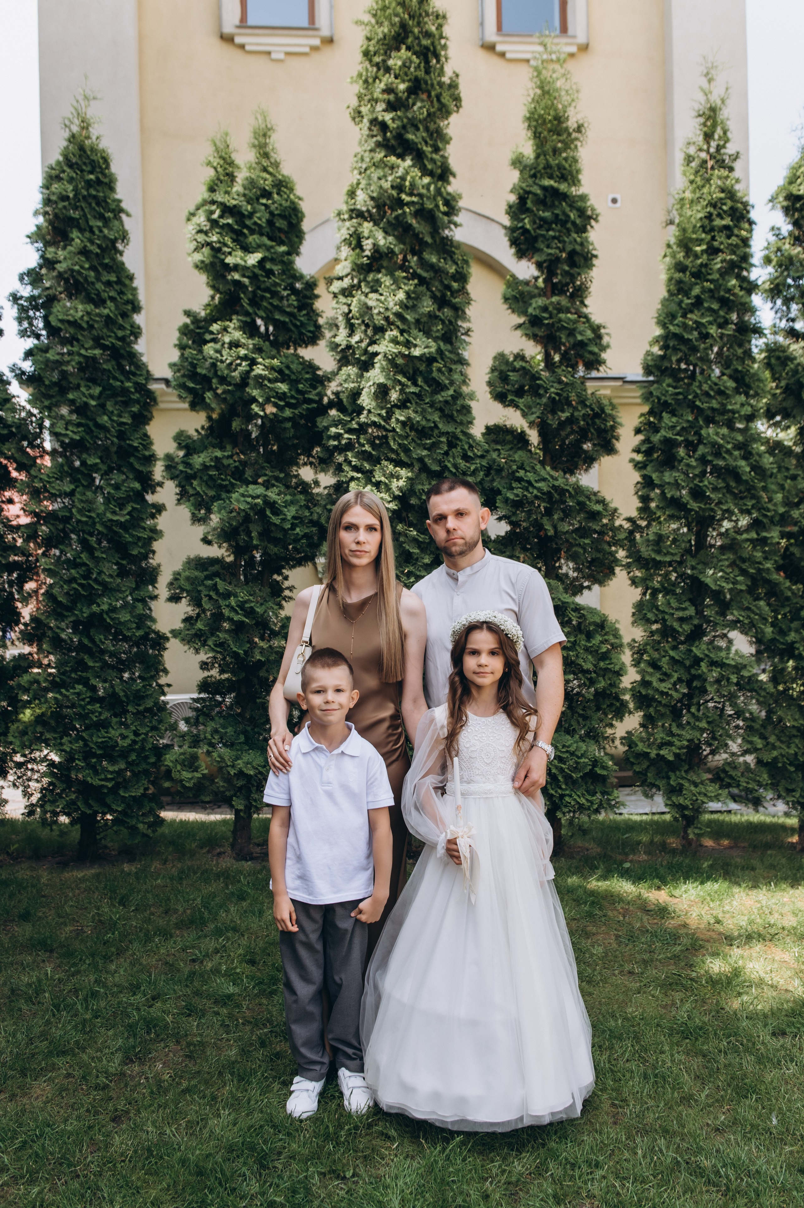 Фотосесія Першого Причастя Тернопіль, зйомка Першого Причастя Тернопіль, Церква Успіння Пресвятої Богородиці Причастя Тернопіль. Сімейний, дитячий та індивідуальний фотограф в м. Тернопіль, м. Львів