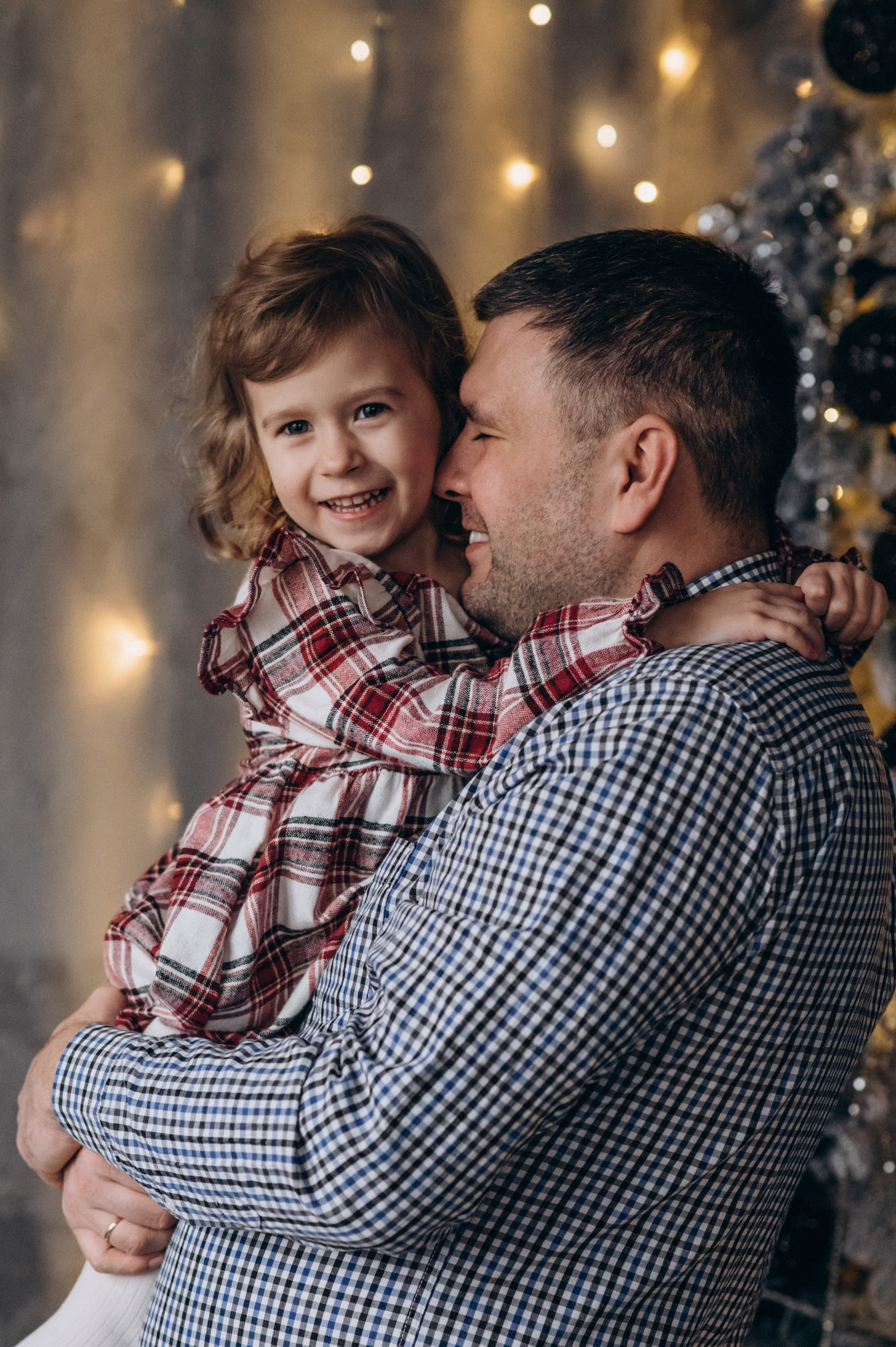 Новорічна сімейна зйомка у студії. Сімейний, дитячий та індивідуальний фотограф в м. Тернопіль, м. Львів