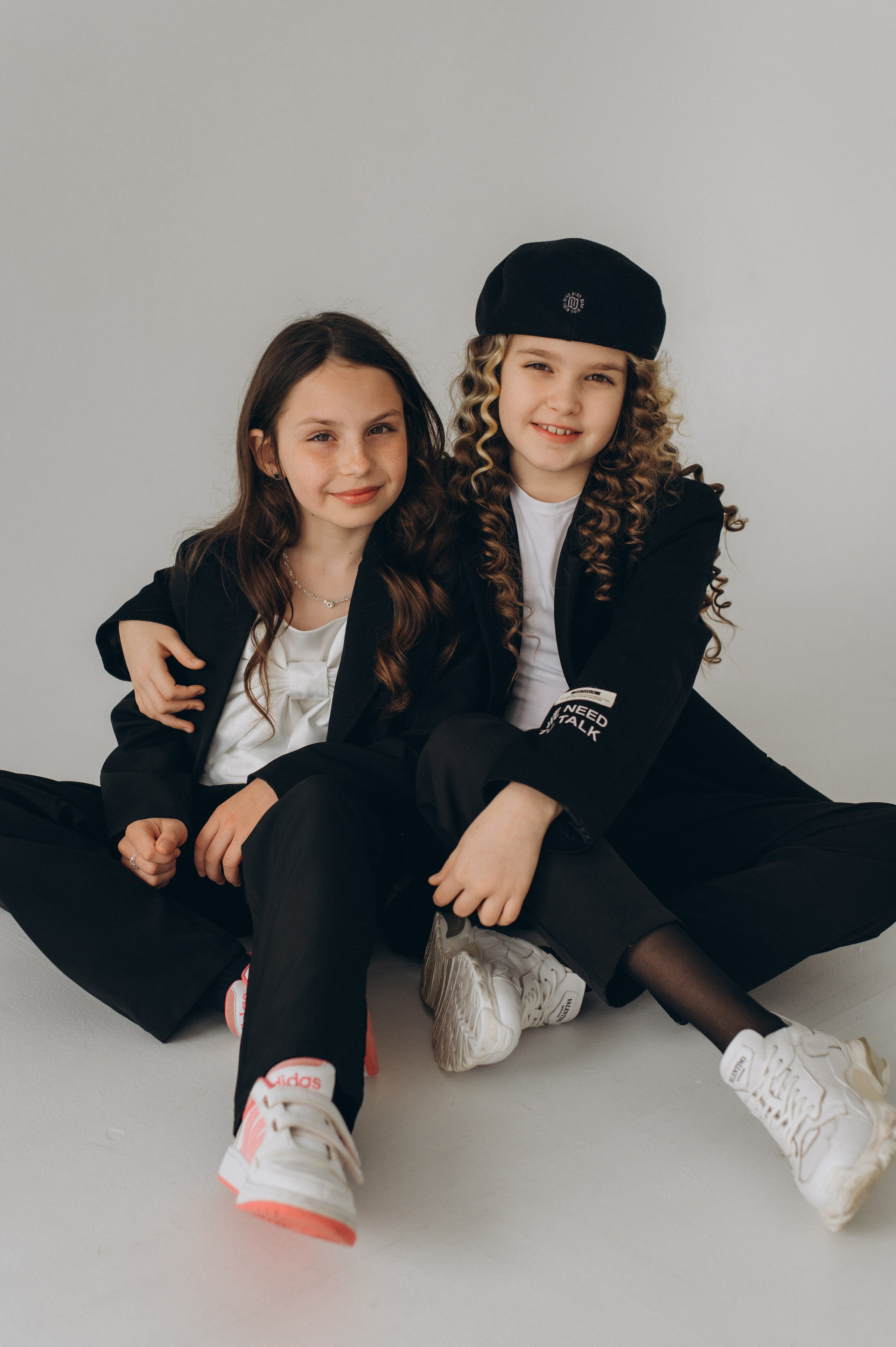 Шкільна фотосесія на віньєтки Тернопіль, шкільні альбоми, фотосесія випускників Тернопіль, випускний альбом, фотограф випускний Тернопіль. Сімейний, дитячий та індивідуальний фотограф в м. Тернопіль, м. Львів