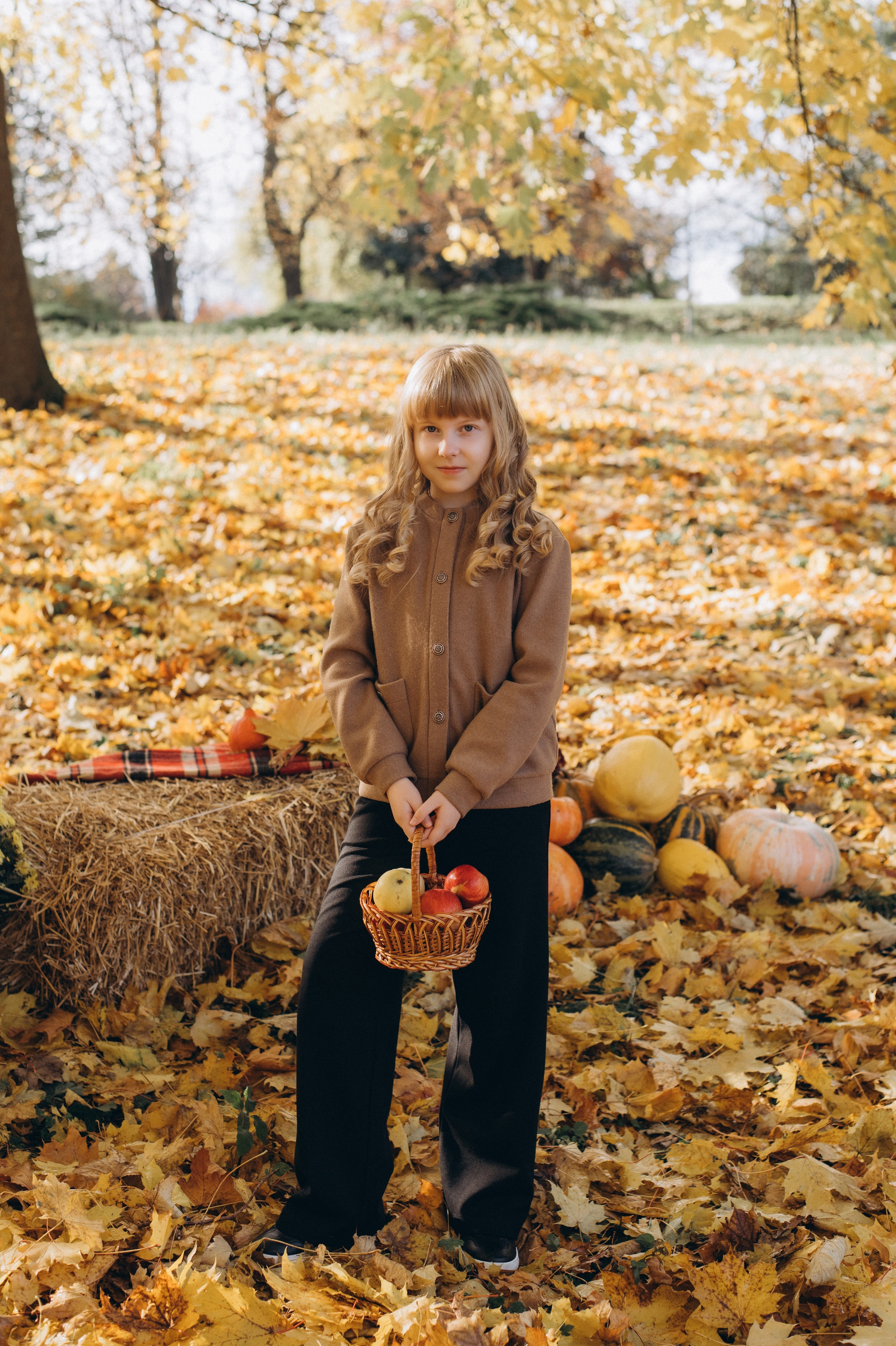 Осіння фотосесія 4 класу на віньєтки, випускні фотоальбоми Тернопіль, фотосесія випускників Тернопіль, шкільний випускний альбом Тернопіль. Сімейний, дитячий та індивідуальний фотограф в м. Тернопіль, м. Львів