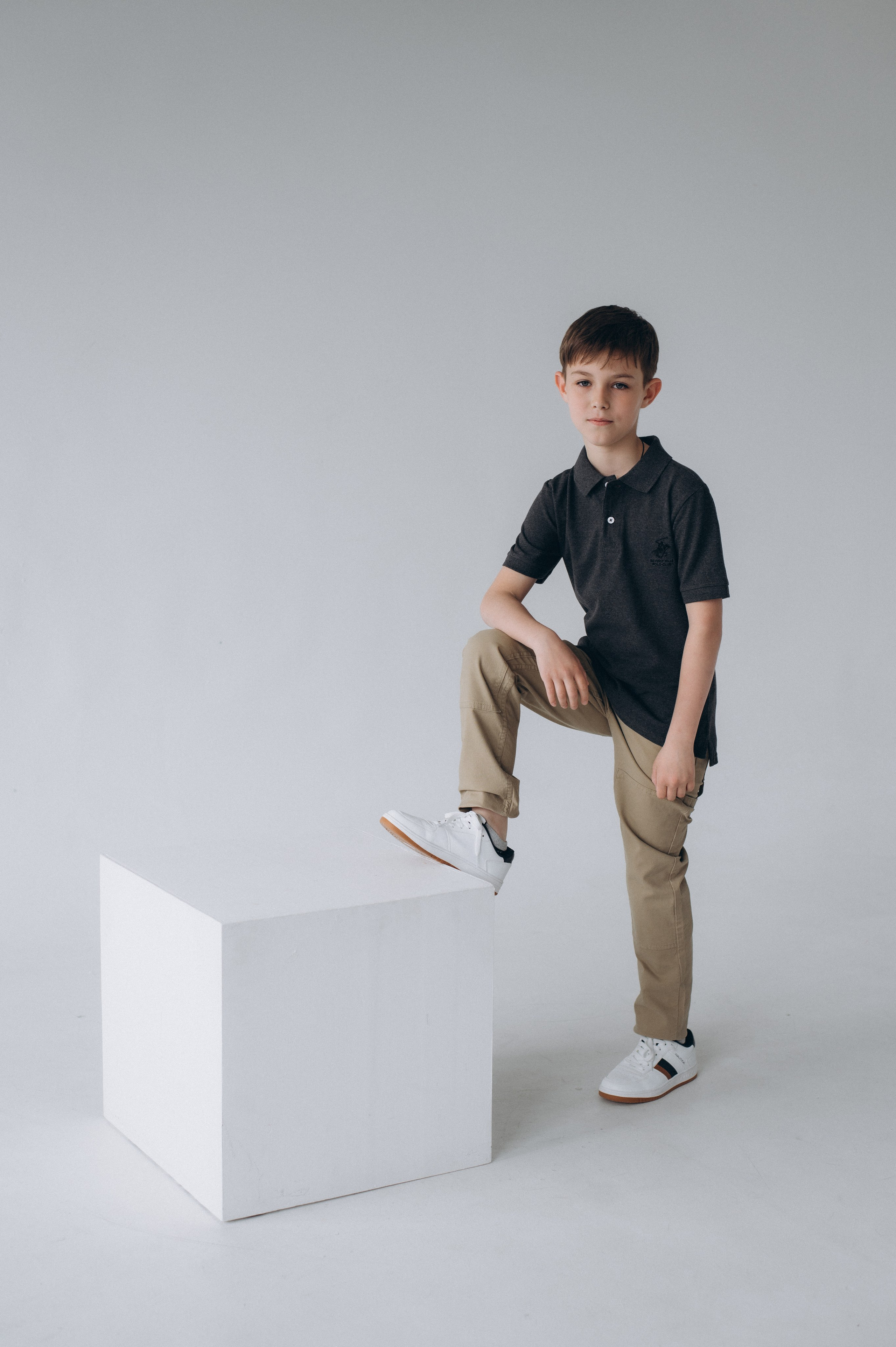 Шкільна фотосесія на віньєтки Тернопіль, фотосесія випускників Тернопіль, зйомка на віньєтки, шкільні фотоальбоми Тернопіль. Сімейний, дитячий та індивідуальний фотограф в м. Тернопіль, м. Львів