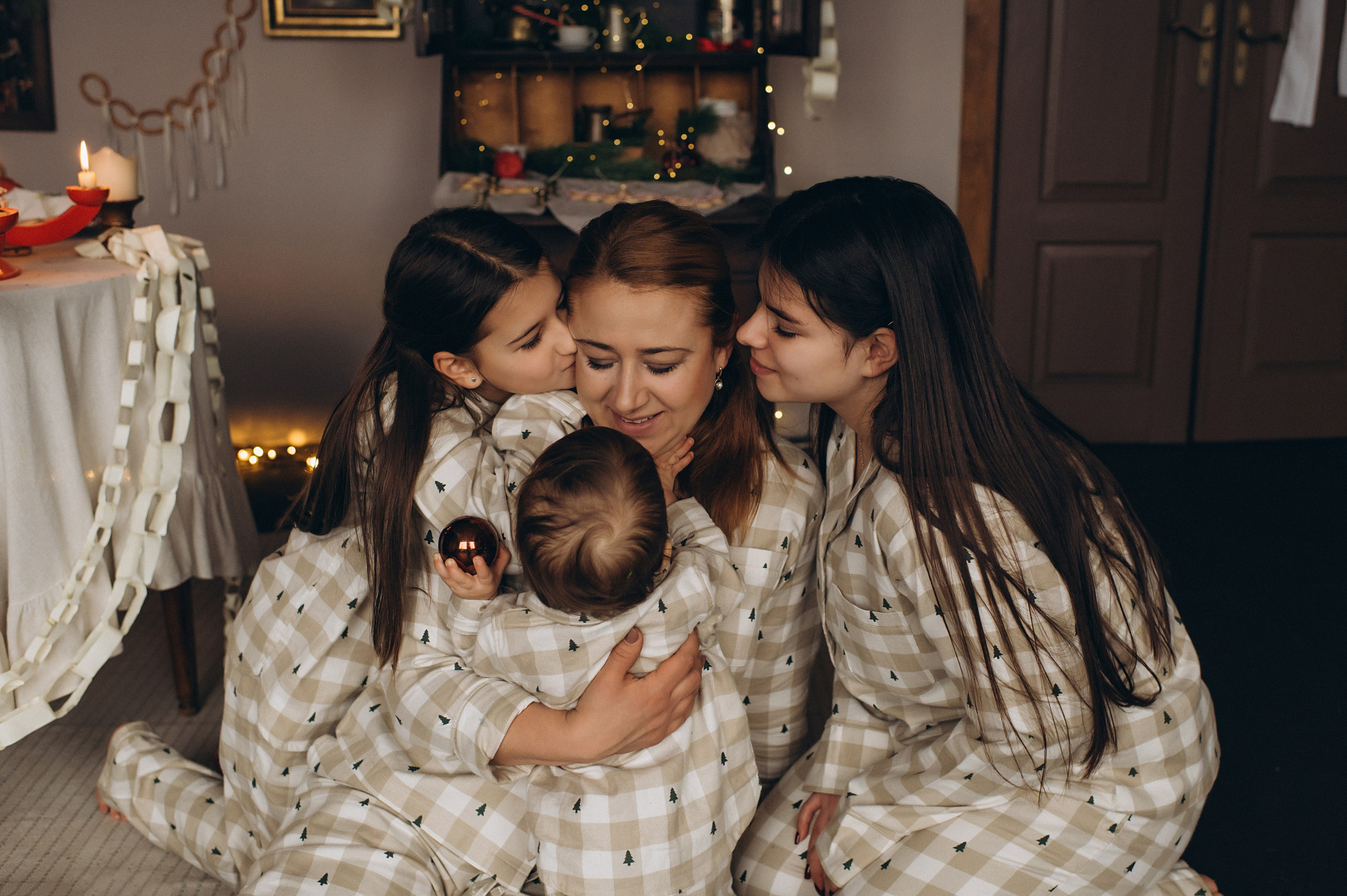 Перший тортик малюка, зйомка першого тортика Тернопіль, новорічна фотосесія, зйомка дня народження, сімейний фотограф Тернопіль, cakesmash. Сімейний, дитячий та індивідуальний фотограф в м. Тернопіль, м. Львів