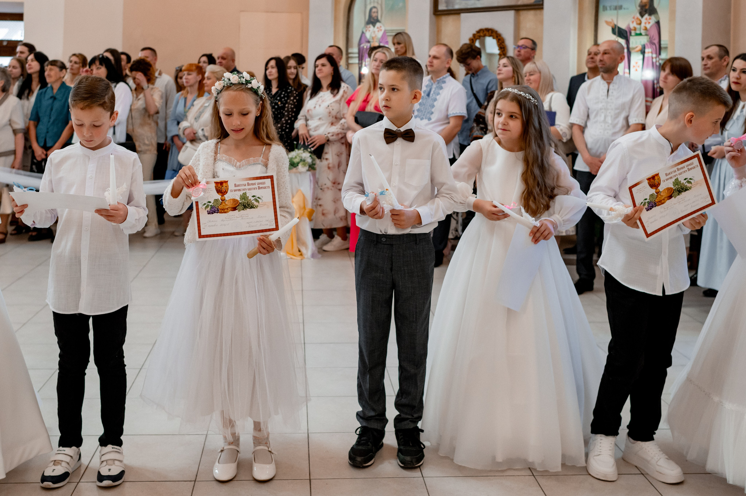 Фотосесія Першого Причастя Тернопіль, зйомка Причастя Тернопіль, Таїнство Першого Причастя Тернопіль, Катедра Причастя Тернопіль. Сімейний, дитячий та індивідуальний фотограф в м. Тернопіль, м. Львів