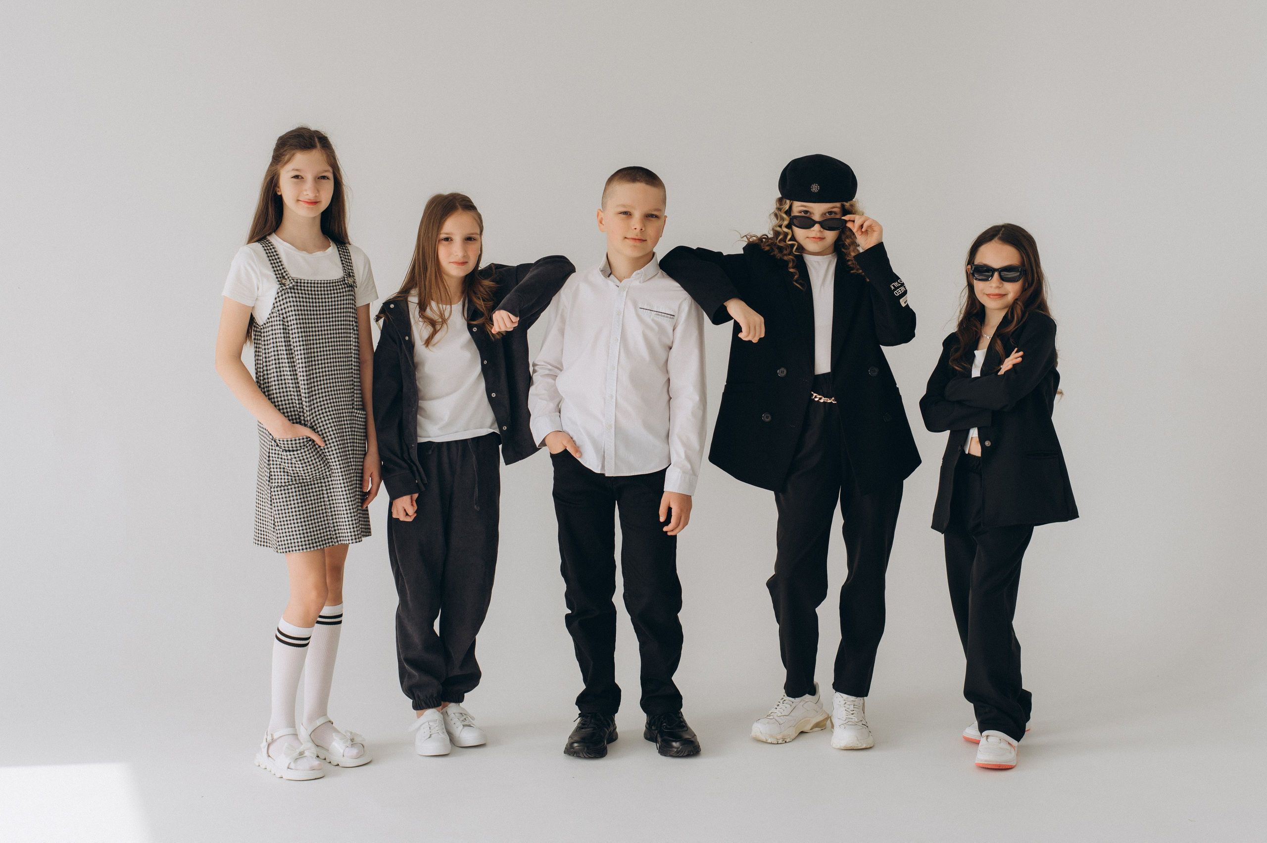 Шкільна фотосесія на віньєтки Тернопіль, шкільні альбоми, фотосесія випускників Тернопіль, випускний альбом, фотограф випускний Тернопіль. Сімейний, дитячий та індивідуальний фотограф в м. Тернопіль, м. Львів