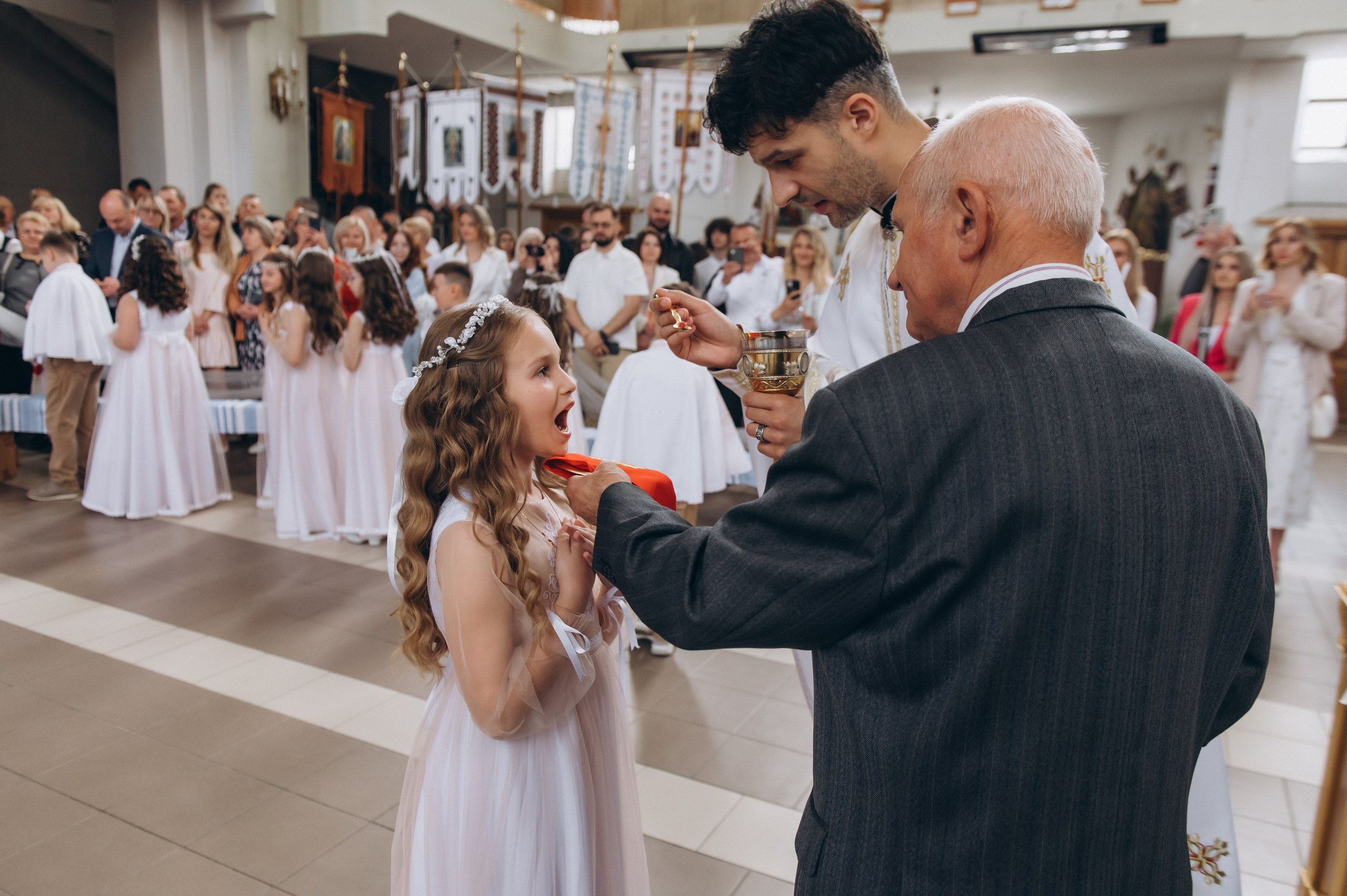 Фотосесія Причастя Тернопіль, зйомка Причастя, фотограф на Причастя Тернопіль, Причастя Львів, Причастя церква Михаїла Тернопіль. Сімейний, дитячий та індивідуальний фотограф в м. Тернопіль, м. Львів