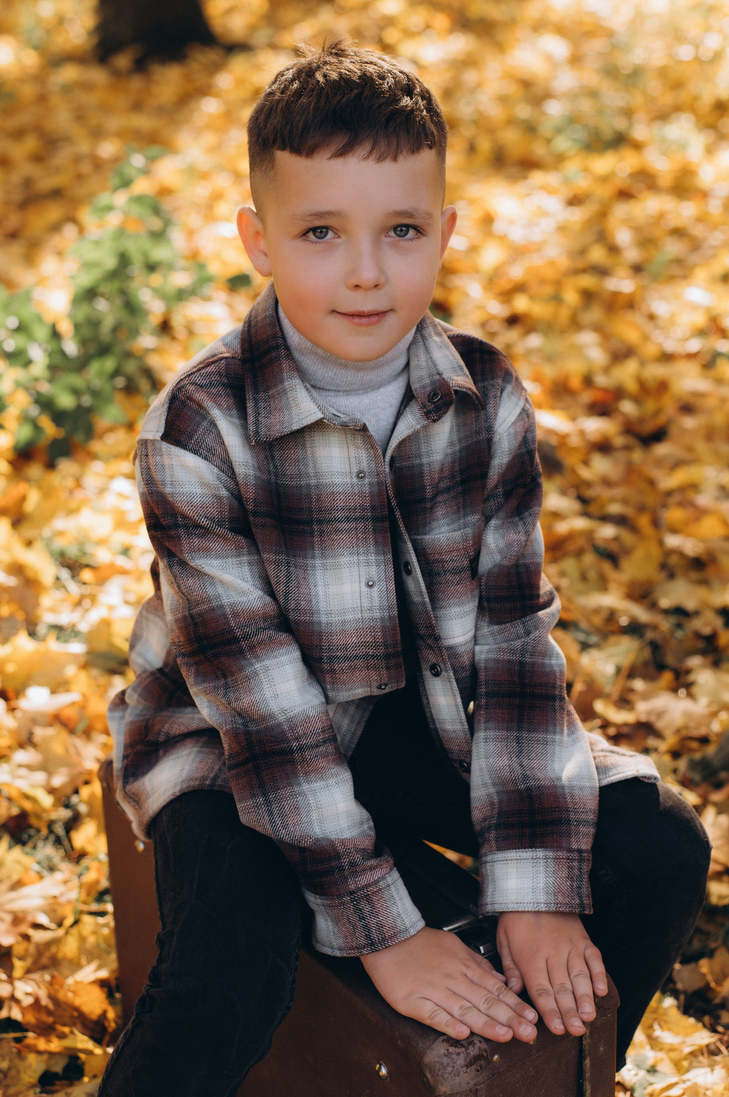Осіння фотосесія 4 класу на віньєтки, випускні фотоальбоми Тернопіль, фотосесія випускників Тернопіль, шкільний випускний альбом Тернопіль. Сімейний, дитячий та індивідуальний фотограф в м. Тернопіль, м. Львів