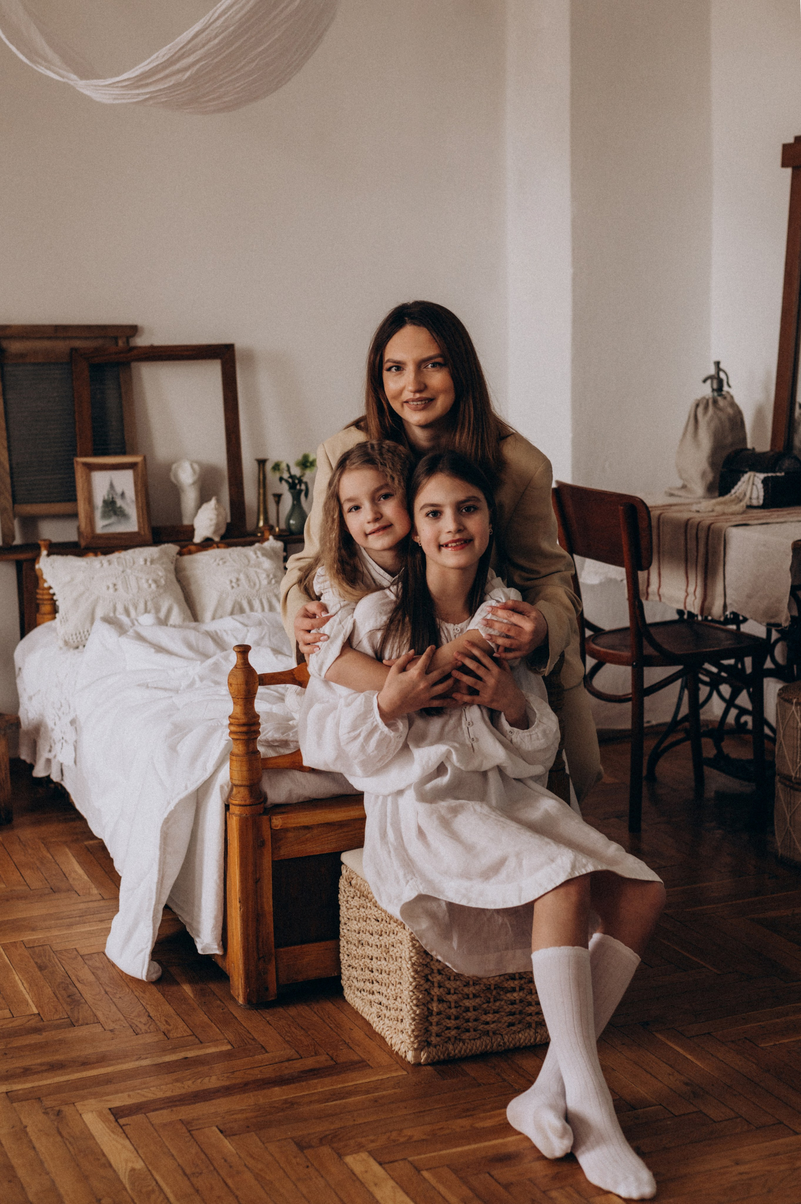 Сімейна фотосесія мами і донечок, зйомка Тернопіль Львів етностиль. Сімейний, дитячий та індивідуальний фотограф в м. Тернопіль, м. Львів