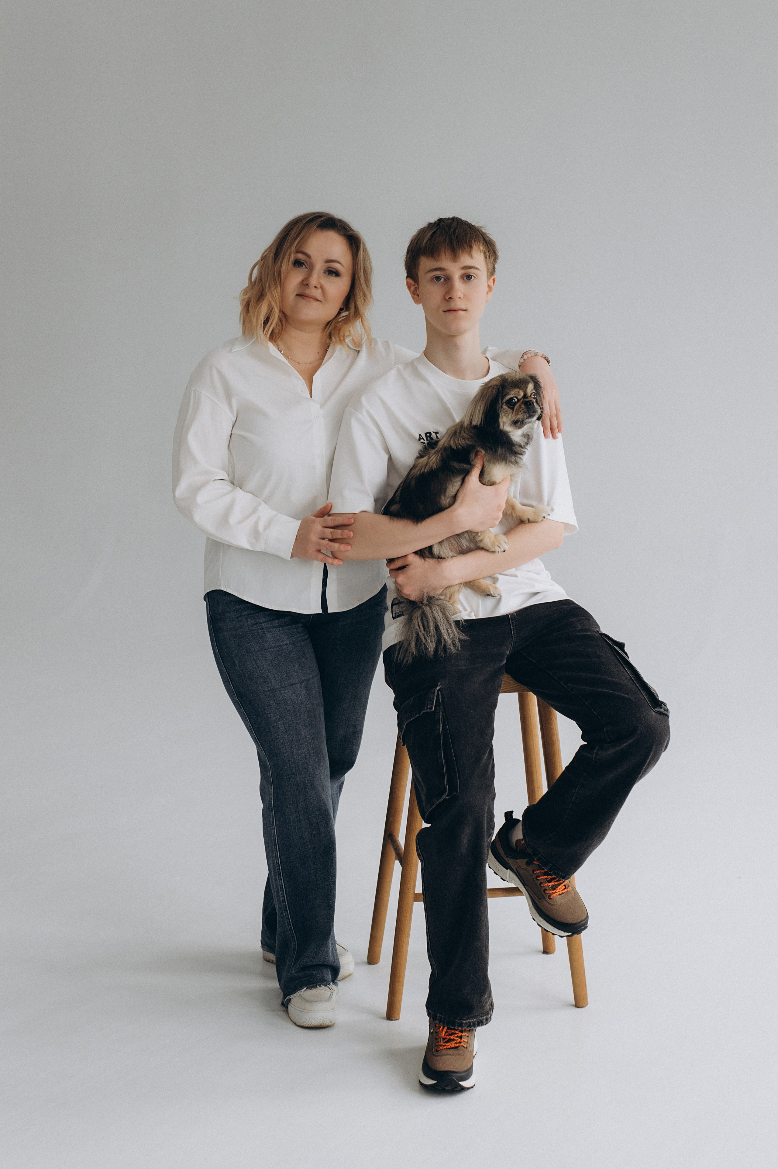 Фотосесія мама і син, сімейна фотосесія Тернопіль, зйомка мами з сином, сімейний фотограф Тернопіль, зйомка з домашнім улюбленцем. Сімейний, дитячий та індивідуальний фотограф в м. Тернопіль, м. Львів