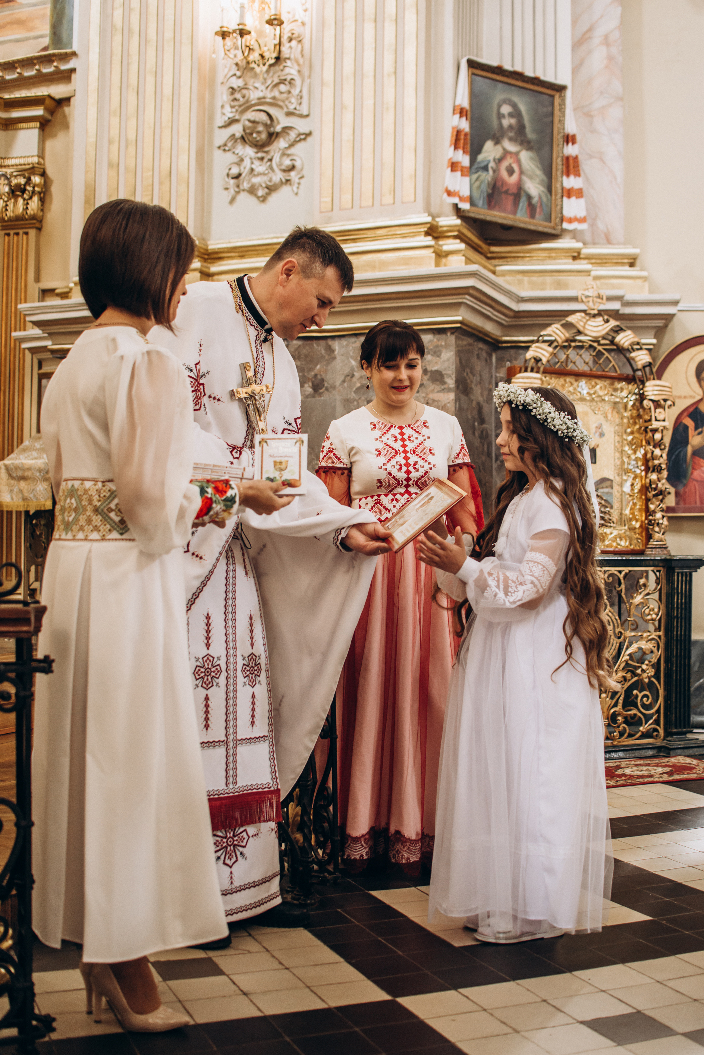 Перше Причастя. Софія. Катедральний собор. Тернопіль. Сімейний, дитячий та індивідуальний фотограф в м. Тернопіль, м. Львів
