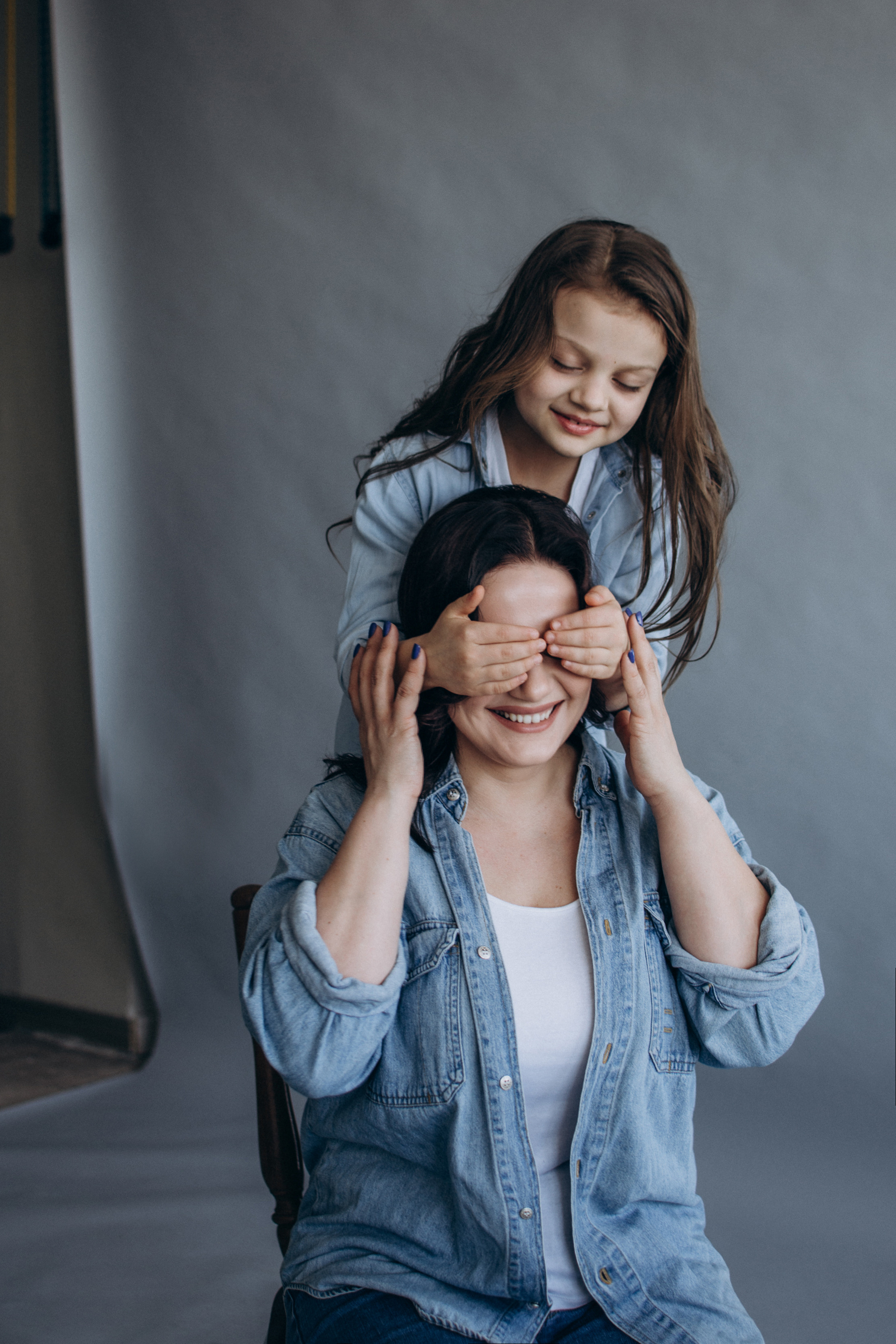 Мама і донечка. Студійна сімейна фотосесія. Сімейний, дитячий та індивідуальний фотограф в м. Тернопіль, м. Львів