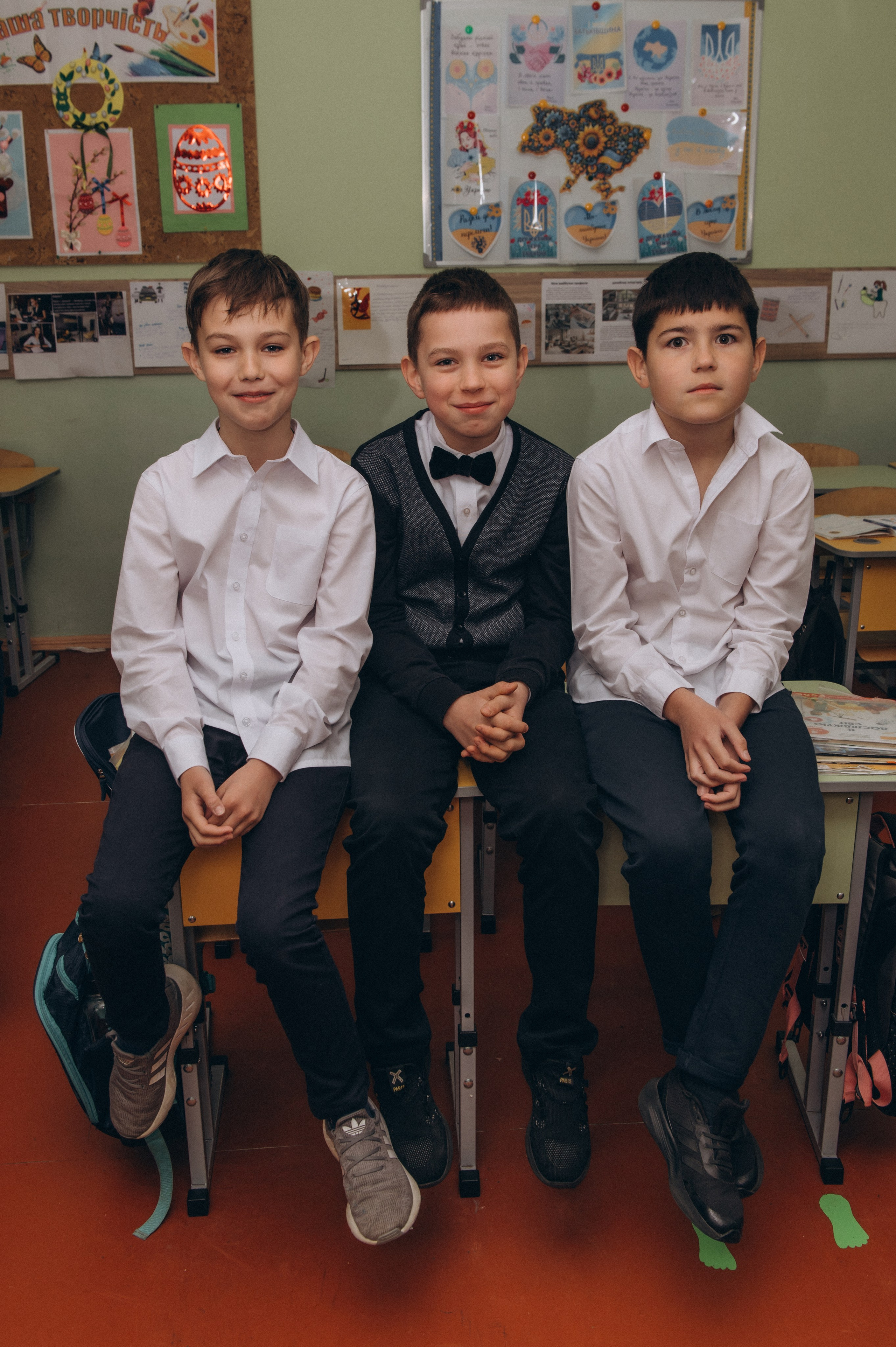 Шкільна фотосесія на віньєтки Тернопіль, фотосесія випускників Тернопіль, зйомка на віньєтки, шкільні фотоальбоми Тернопіль. Сімейний, дитячий та індивідуальний фотограф в м. Тернопіль, м. Львів