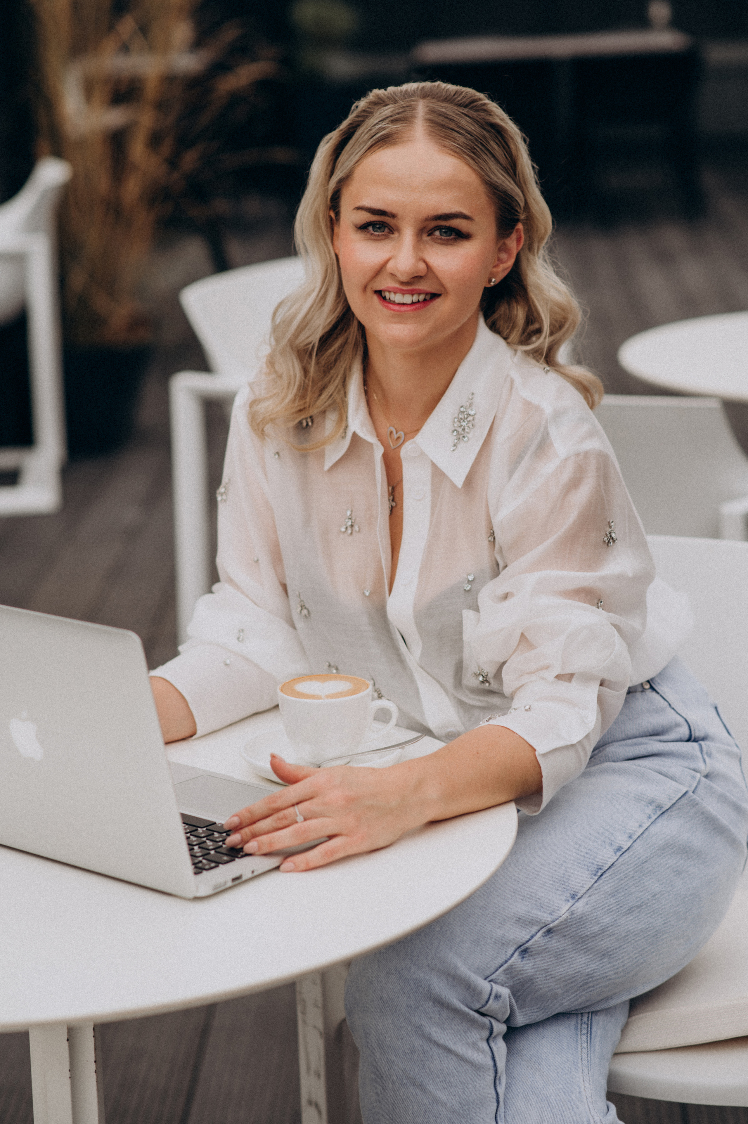 Індивідуальна контент зйомка фотосесія у кавярні кафе. Сімейний, дитячий та індивідуальний фотограф в м. Тернопіль, м. Львів