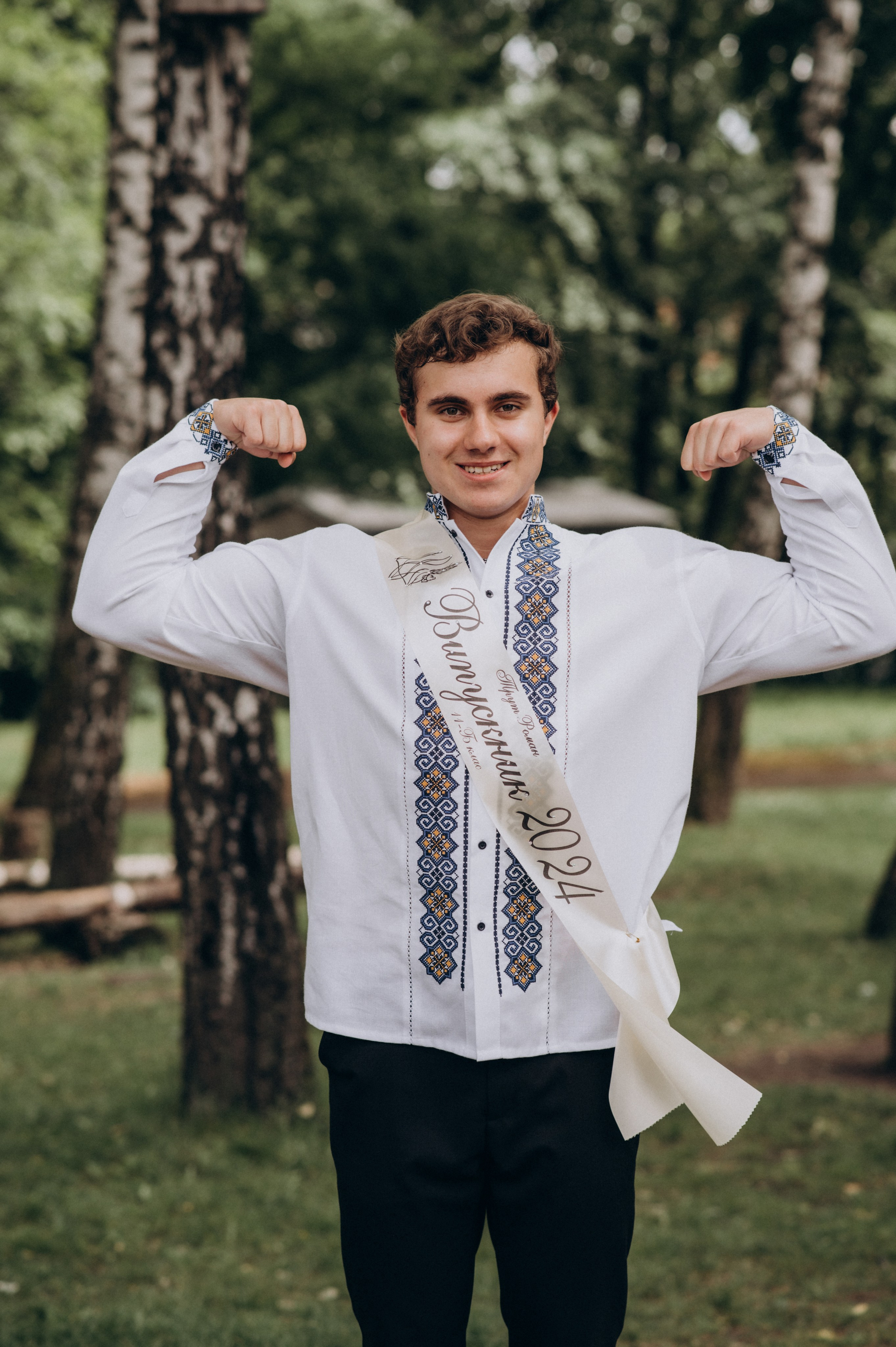 Фотосесія останнього дзвоника, фотосесія випускників Тернопіль, випускний 2024. Сімейний, дитячий та індивідуальний фотограф в м. Тернопіль, м. Львів