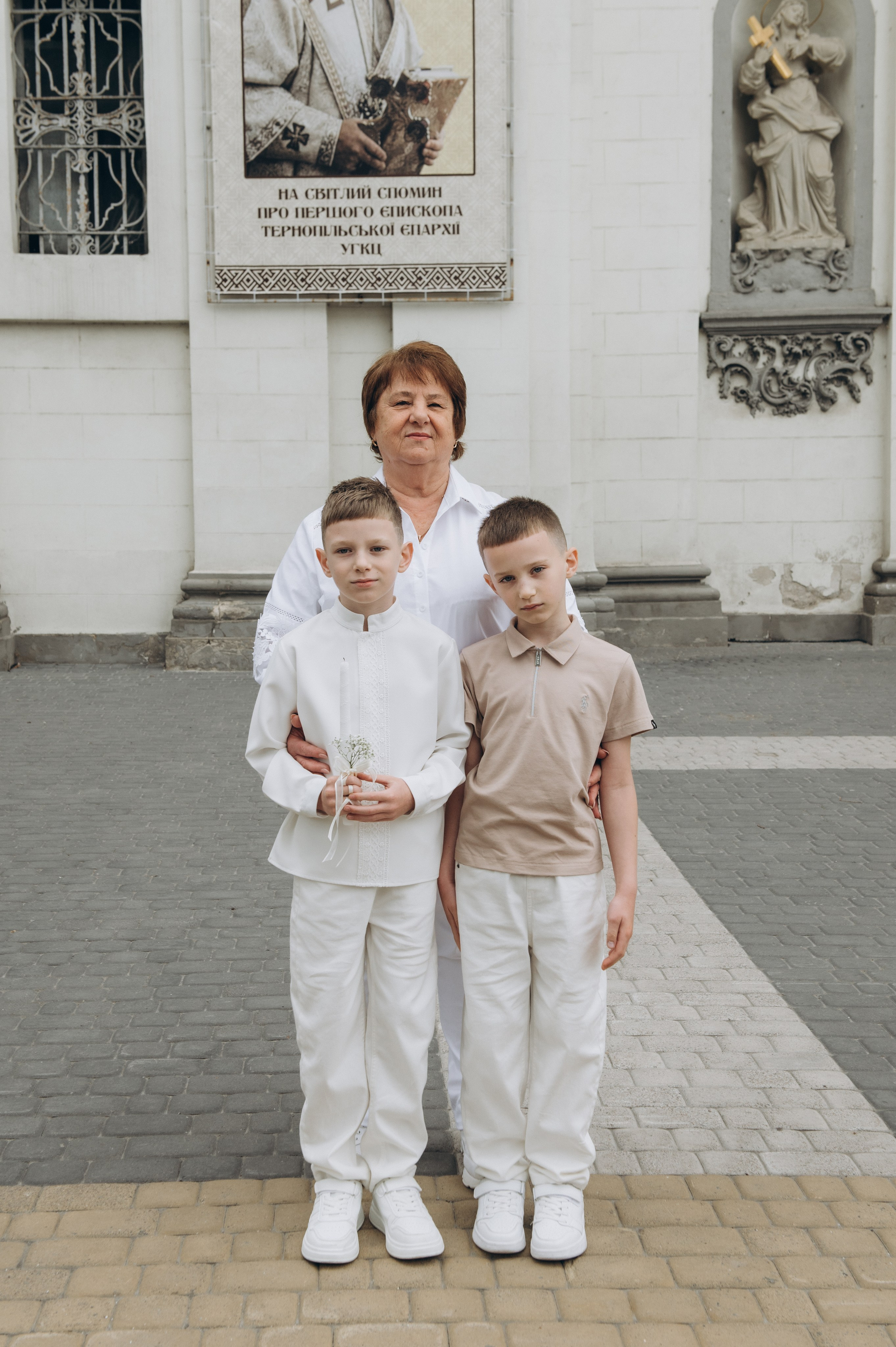 Фотосесія Першого Причастя Тернопіль, фотосесія Причастя Тернопіль, Таїнство Першого Причастя Тернопіль, Катедра Причастя Тернопіль. Сімейний, дитячий та індивідуальний фотограф в м. Тернопіль, м. Львів