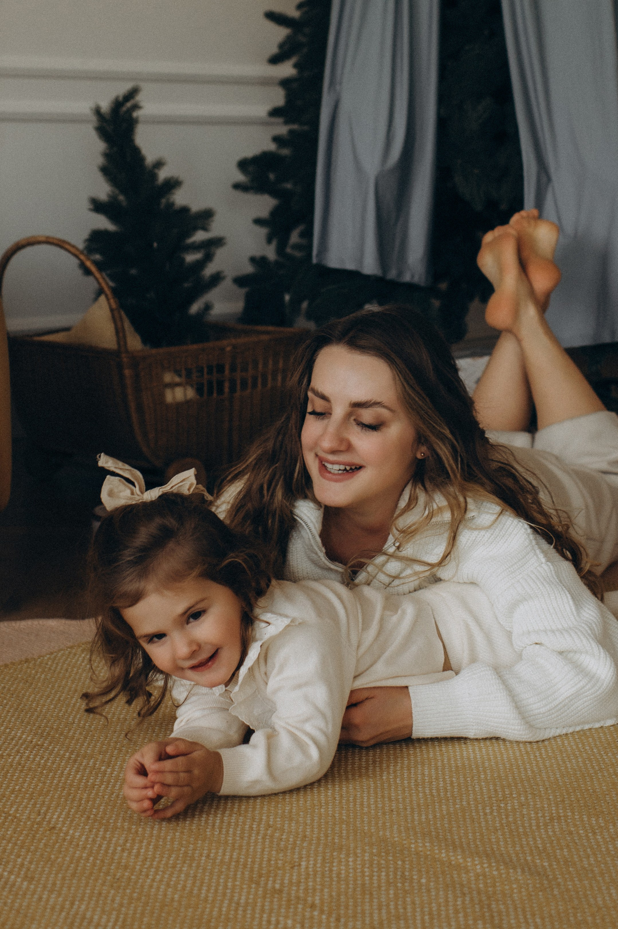 Фотосесія мами і донечки Тернопіль, сімейний фотограф Тернопіль, фотосесія мами і дитини Тернопіль, новорічна фотосесія Тернопіль. Сімейний, дитячий та індивідуальний фотограф в м. Тернопіль, м. Львів