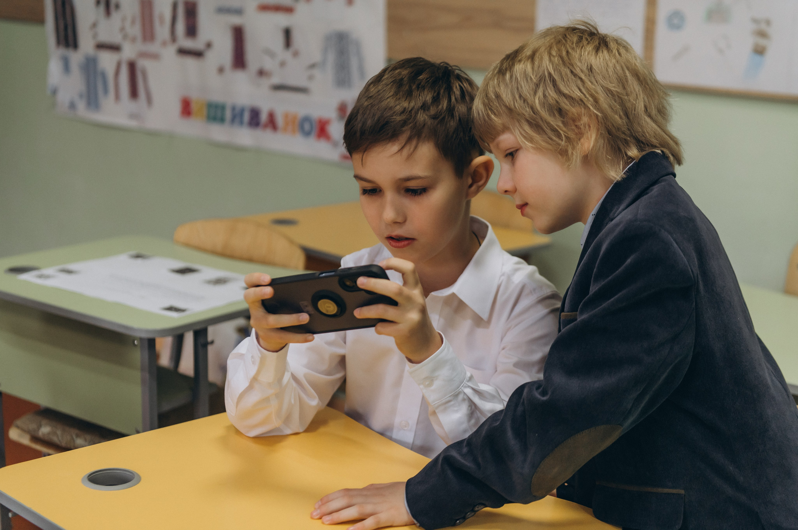 Шкільна фотосесія на віньєтки Тернопіль, фотосесія випускників Тернопіль, зйомка на віньєтки, шкільні фотоальбоми Тернопіль. Сімейний, дитячий та індивідуальний фотограф в м. Тернопіль, м. Львів