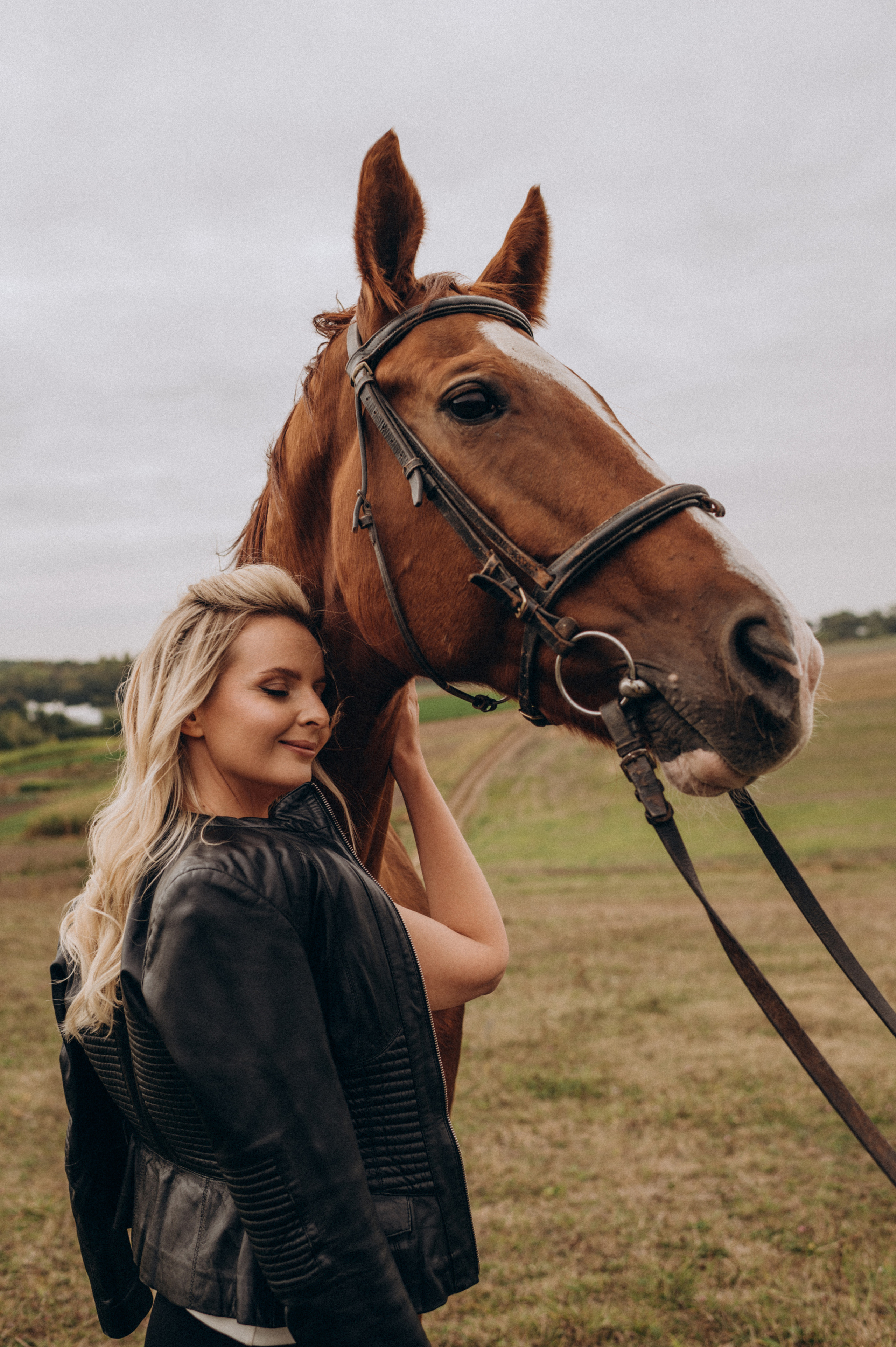 Фотосесія з кіньми Тернопіль, кінна зйомка, сімейна фотосесія на конях. Сімейний, дитячий та індивідуальний фотограф в м. Тернопіль, м. Львів