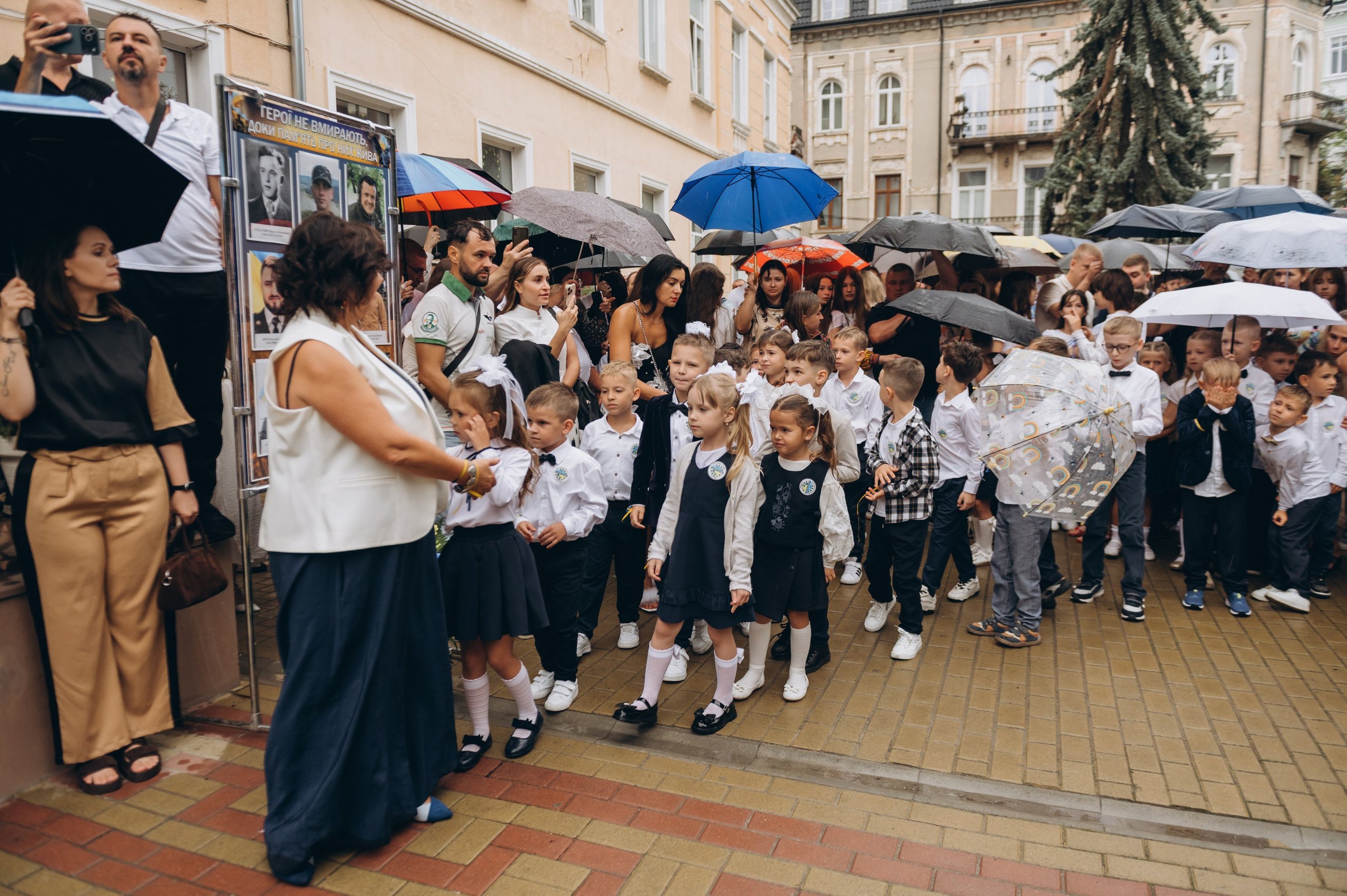 Перший дзвоник у Тернополі, фотосесія першокласників