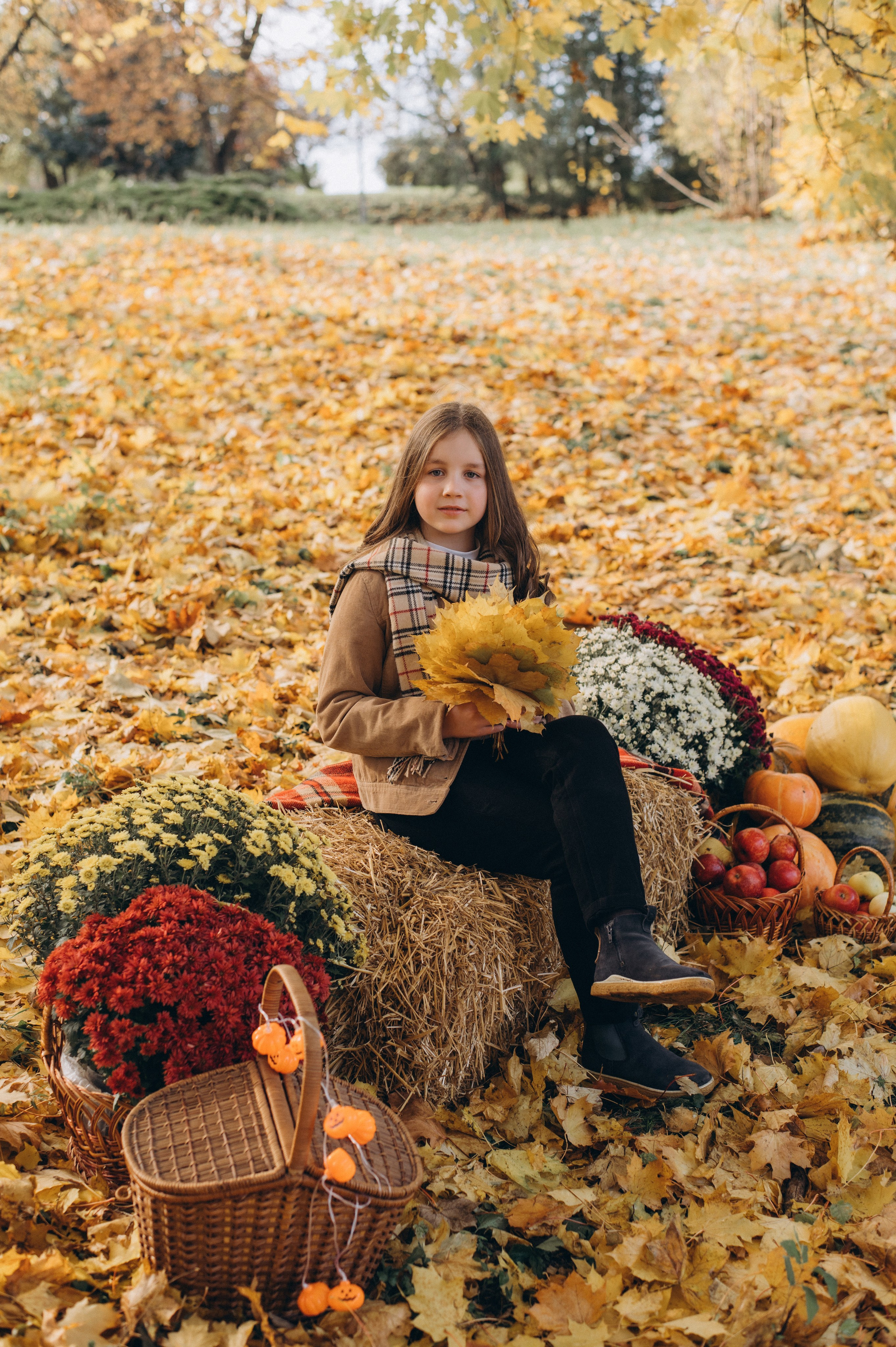Осіння фотосесія 4 класу на віньєтки, випускні фотоальбоми Тернопіль, фотосесія випускників Тернопіль, шкільний випускний альбом Тернопіль. Сімейний, дитячий та індивідуальний фотограф в м. Тернопіль, м. Львів