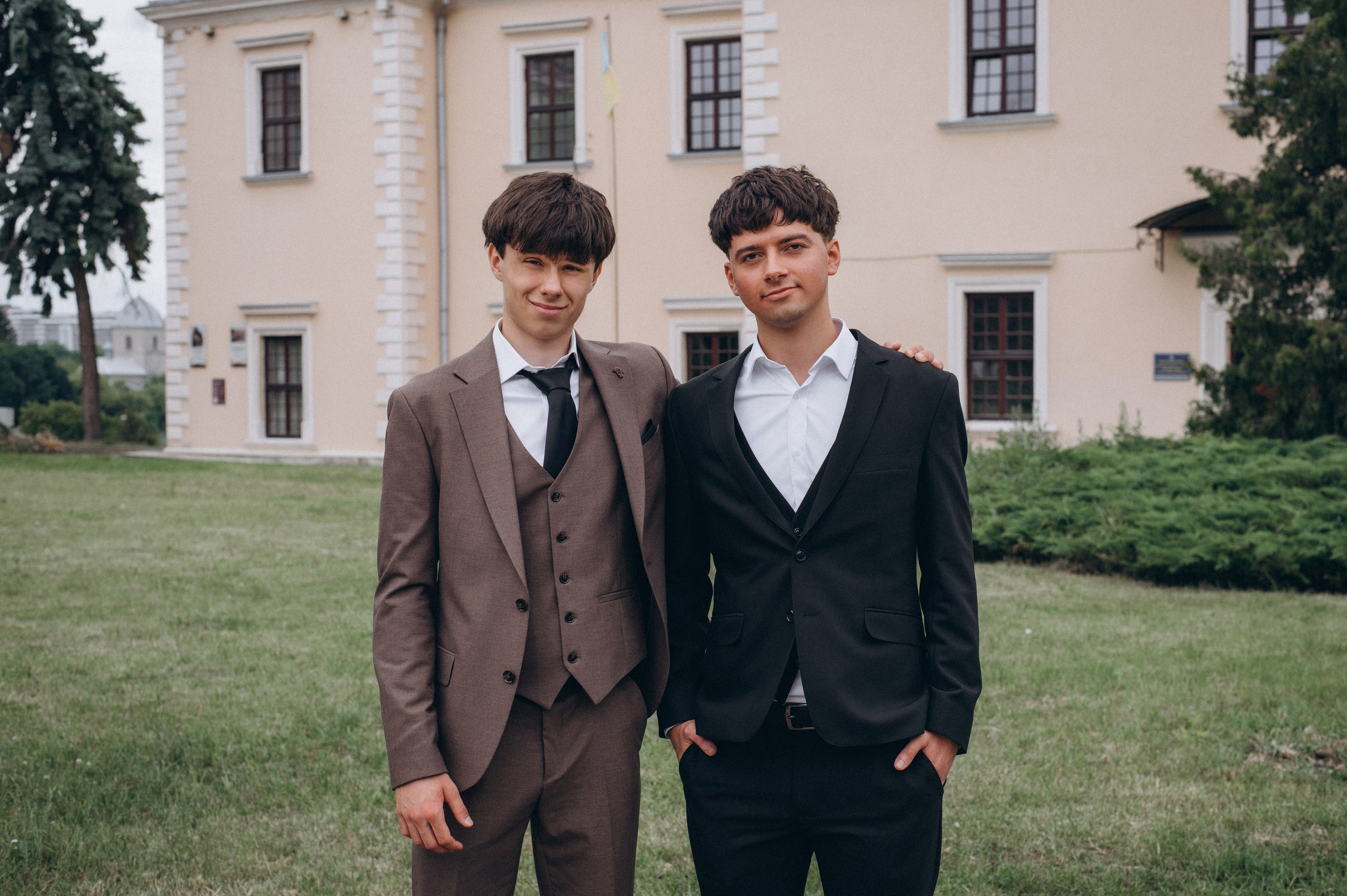 Випускники 2025, фотосесія випускного Тернопіль, фотосесія випускників Тернопіль, зйомка випускного, фотосесія випускного. Сімейний, дитячий та індивідуальний фотограф в м. Тернопіль, м. Львів