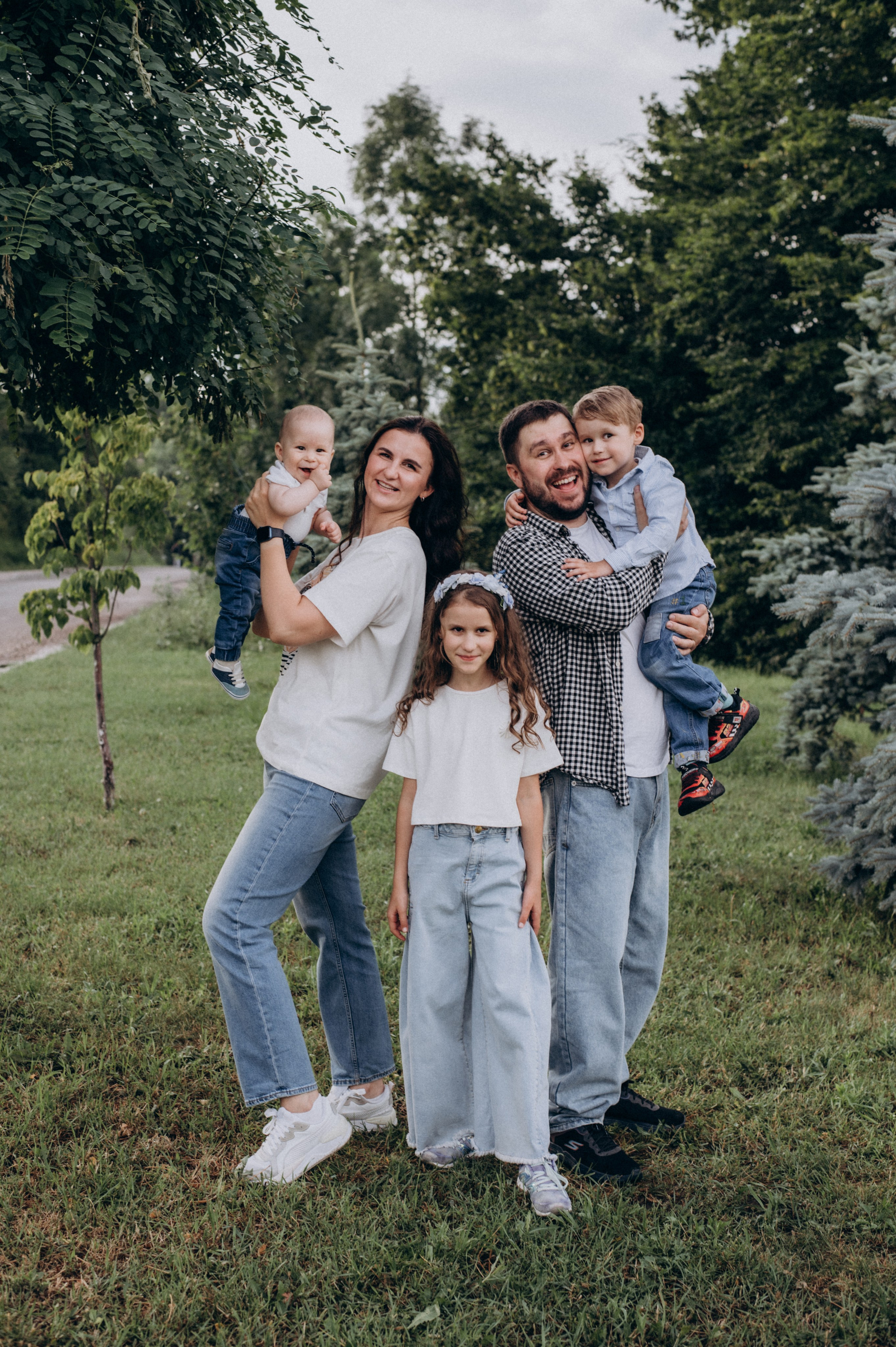 Сімейна фотосесія Тернопіль, сімейний фотограф Тернопіль, зйомка великої сімї. Сімейний, дитячий та індивідуальний фотограф в м. Тернопіль, м. Львів