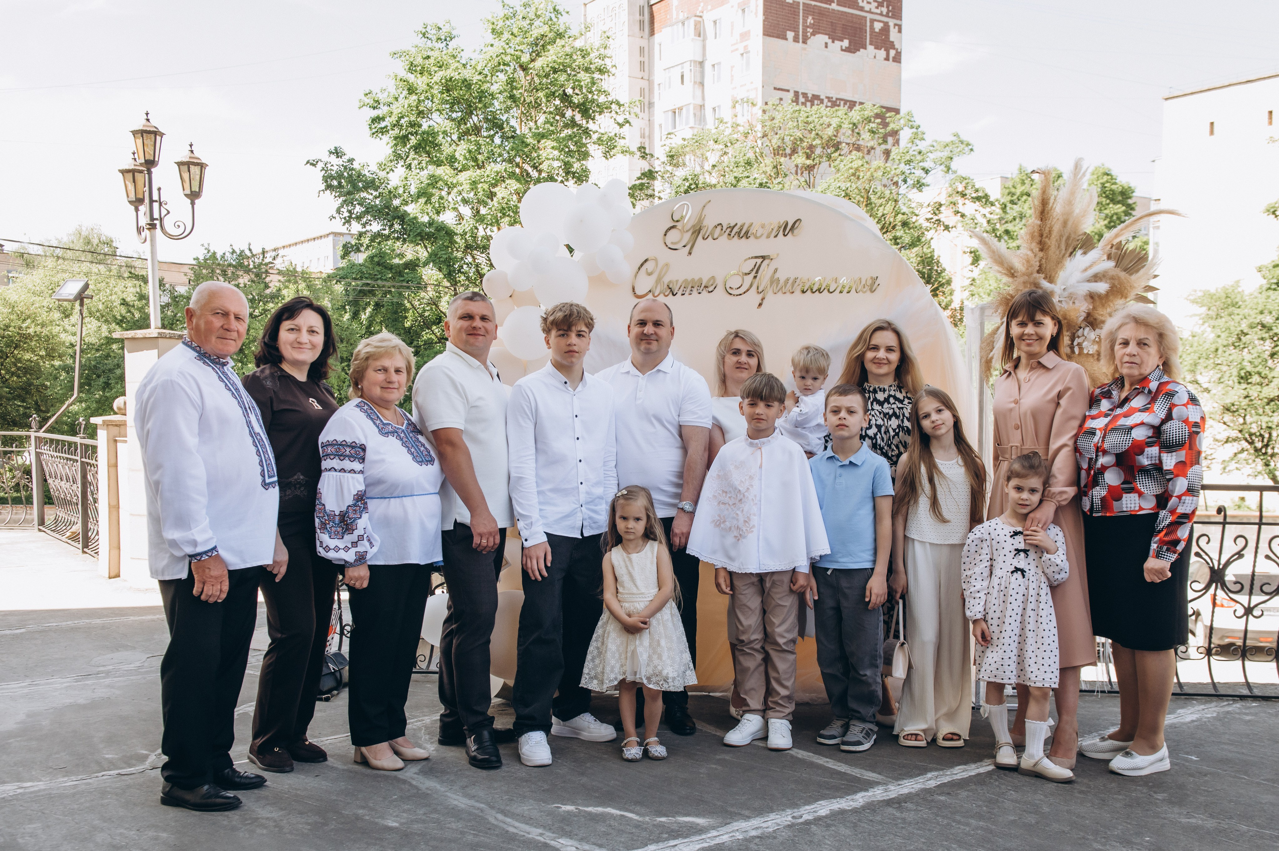 Фотосесія Причастя Тернопіль церква Св Михаїла, фотограф на Причастя Тернопіль, фотосесія Літургії Причастя Тернопіль. Сімейний, дитячий та індивідуальний фотограф в м. Тернопіль, м. Львів