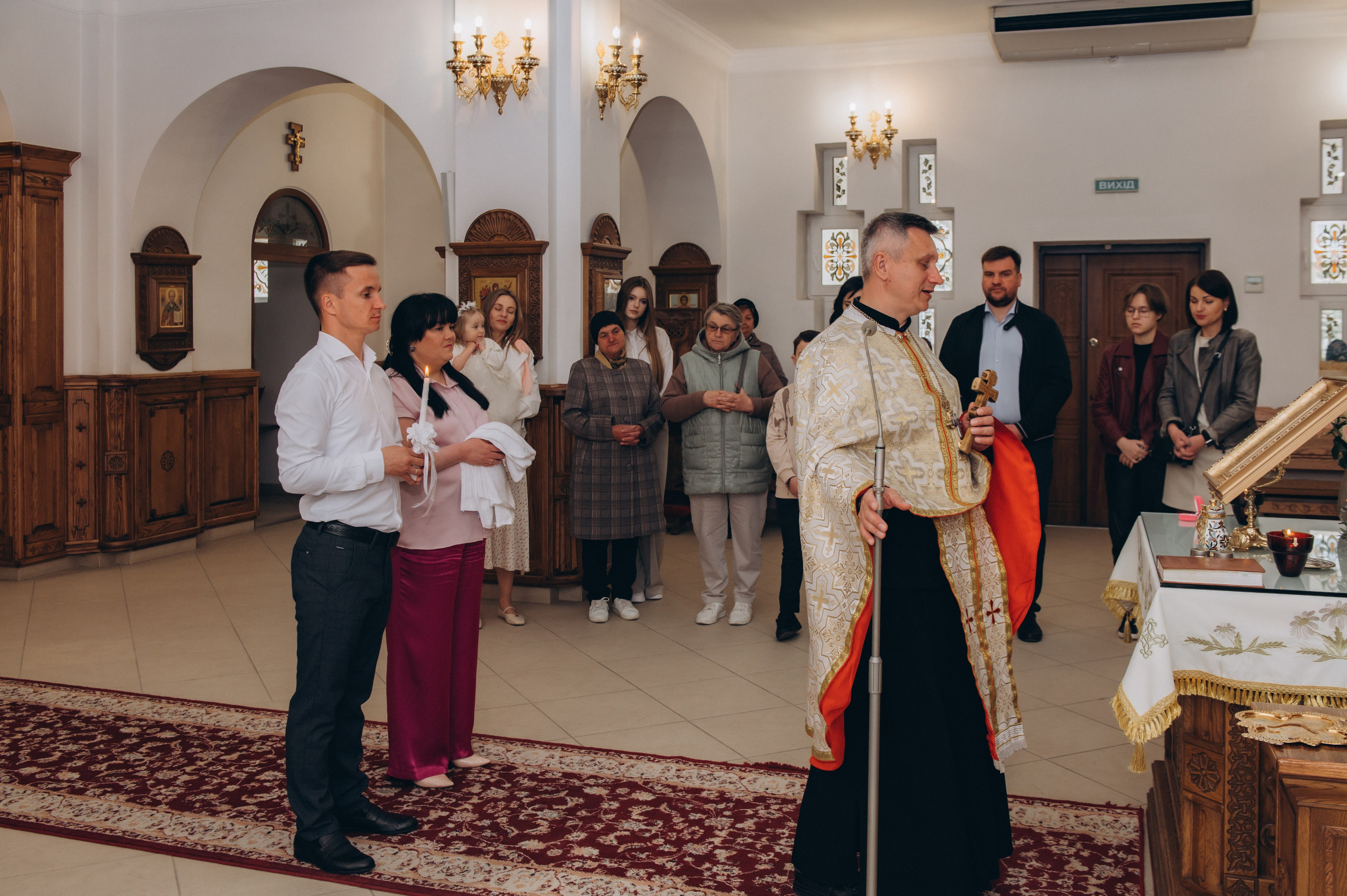 Фотосесія Хрещення Тернопіль, зйомка Хрестин Тернопіль, фотограф на хрестини Тернопіль, хрещення Львів. Сімейний, дитячий та індивідуальний фотограф в м. Тернопіль, м. Львів