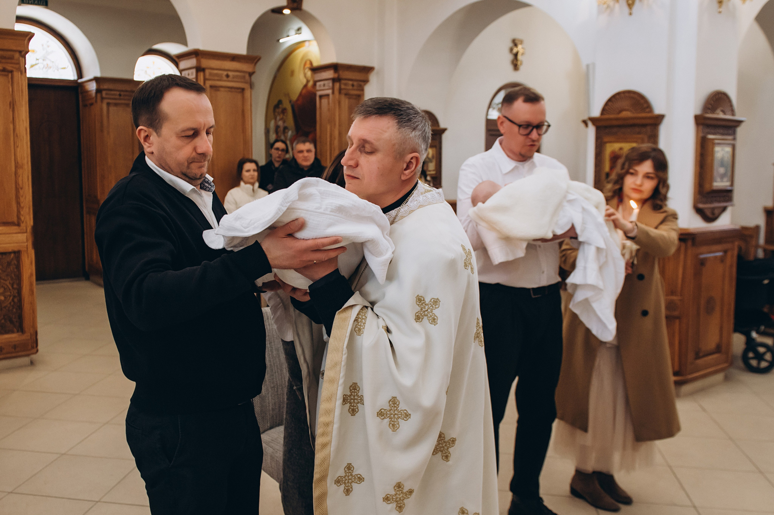 Фотосесія Хрещення Тернопіль, зйомка Хрестин Тернопіль, Храм Різдва Пресвятої Богородиці УГКЦ Тернопіль. Сімейний, дитячий та індивідуальний фотограф в м. Тернопіль, м. Львів