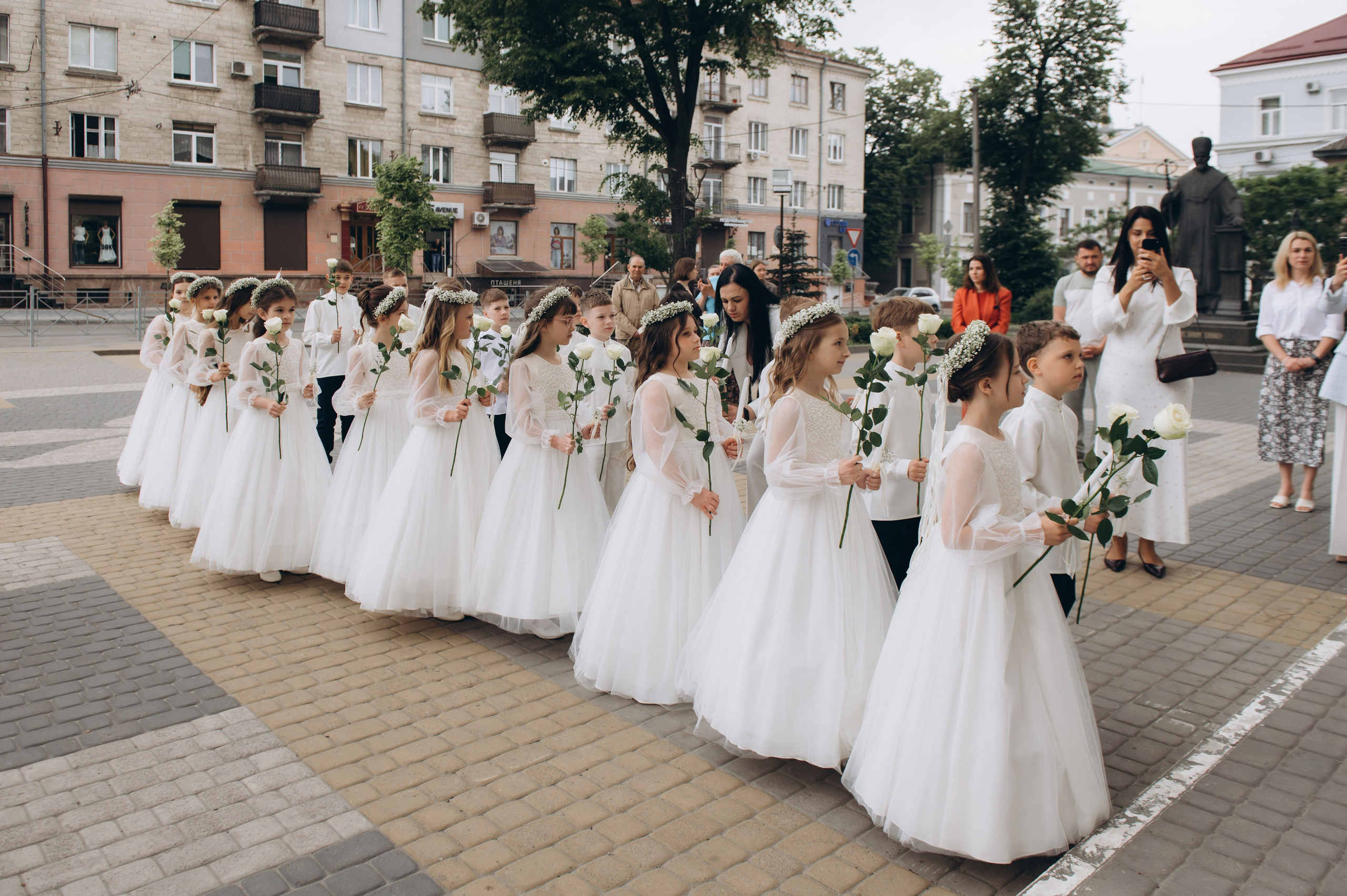 Фотосесія Першого Причастя Тернопіль, фотосесія Причастя Тернопіль, Таїнство Першого Причастя Тернопіль, Катедра Причастя Тернопіль. Сімейний, дитячий та індивідуальний фотограф в м. Тернопіль, м. Львів