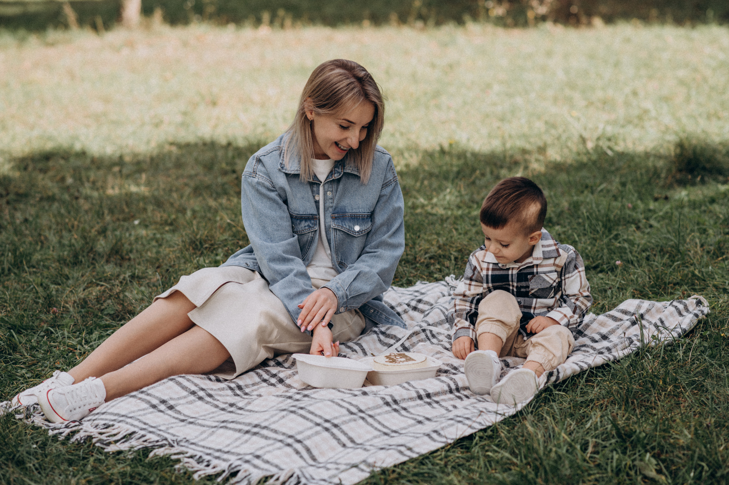 Сімейна дитяча фотосесія дня народження, cake smash. Сімейний, дитячий та індивідуальний фотограф в м. Тернопіль, м. Львів