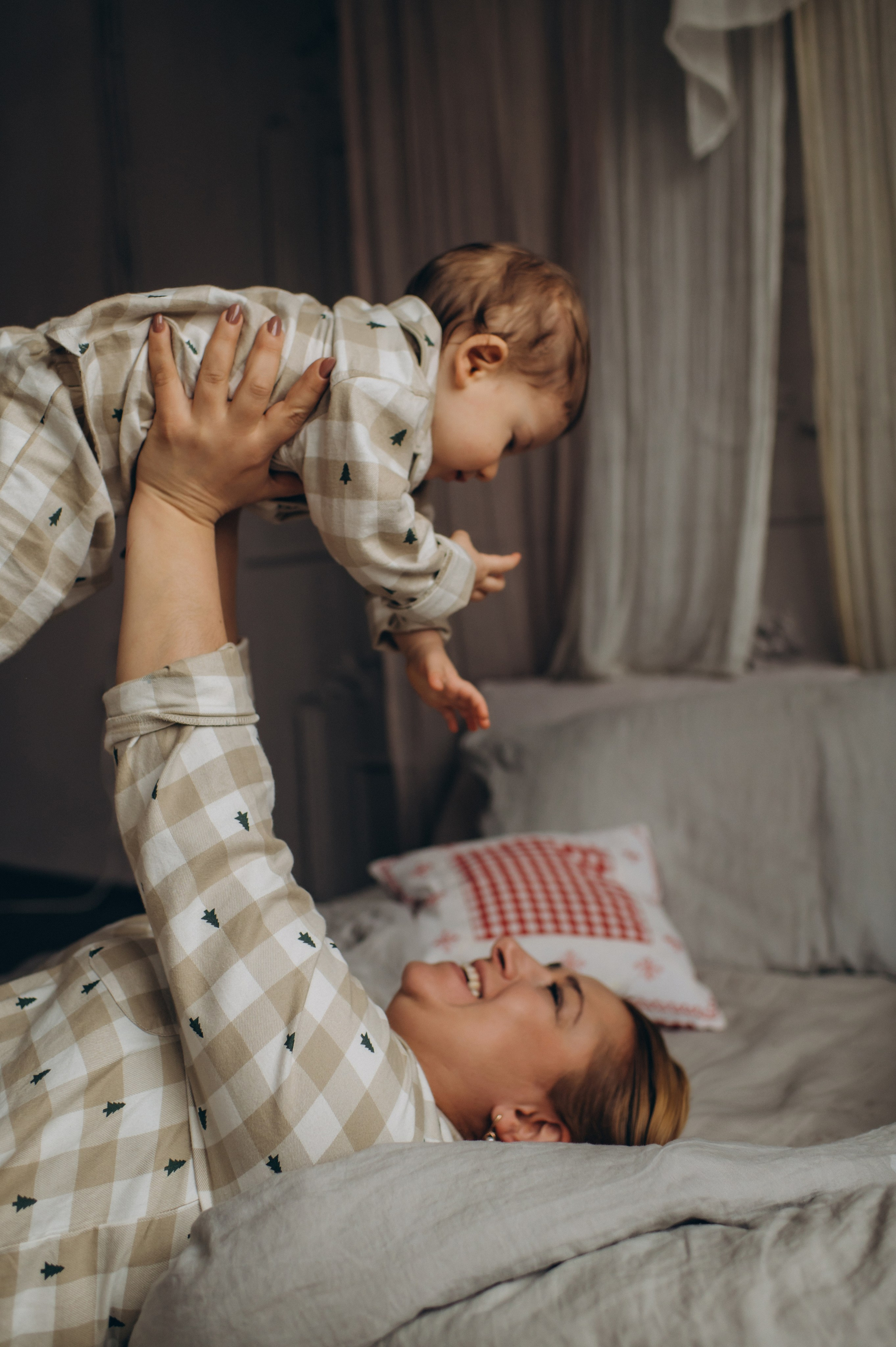 Перший тортик малюка, зйомка першого тортика Тернопіль, новорічна фотосесія, зйомка дня народження, сімейний фотограф Тернопіль, cakesmash. Сімейний, дитячий та індивідуальний фотограф в м. Тернопіль, м. Львів