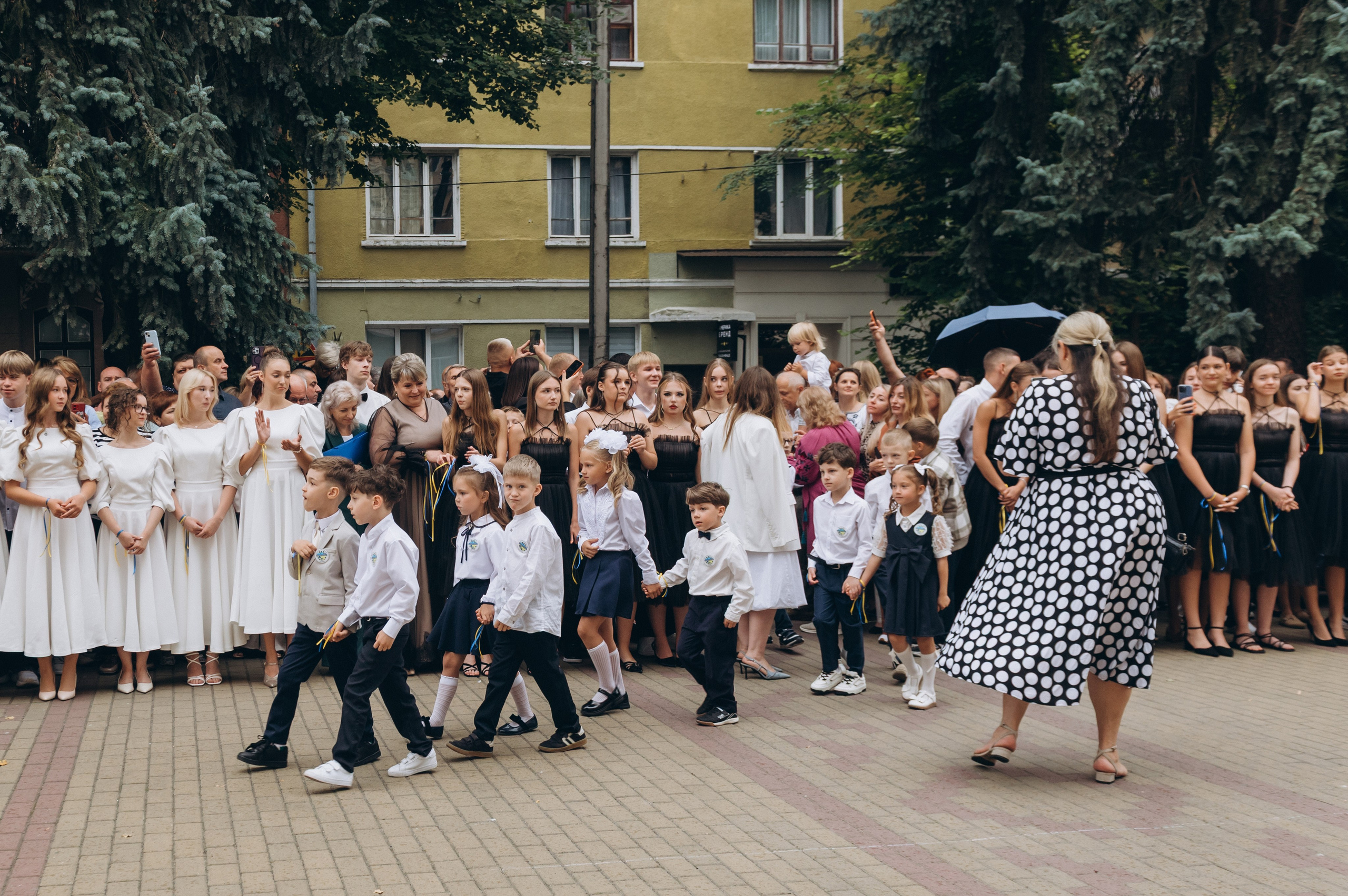 Перший дзвоник у Тернополі, фотосесія першокласників