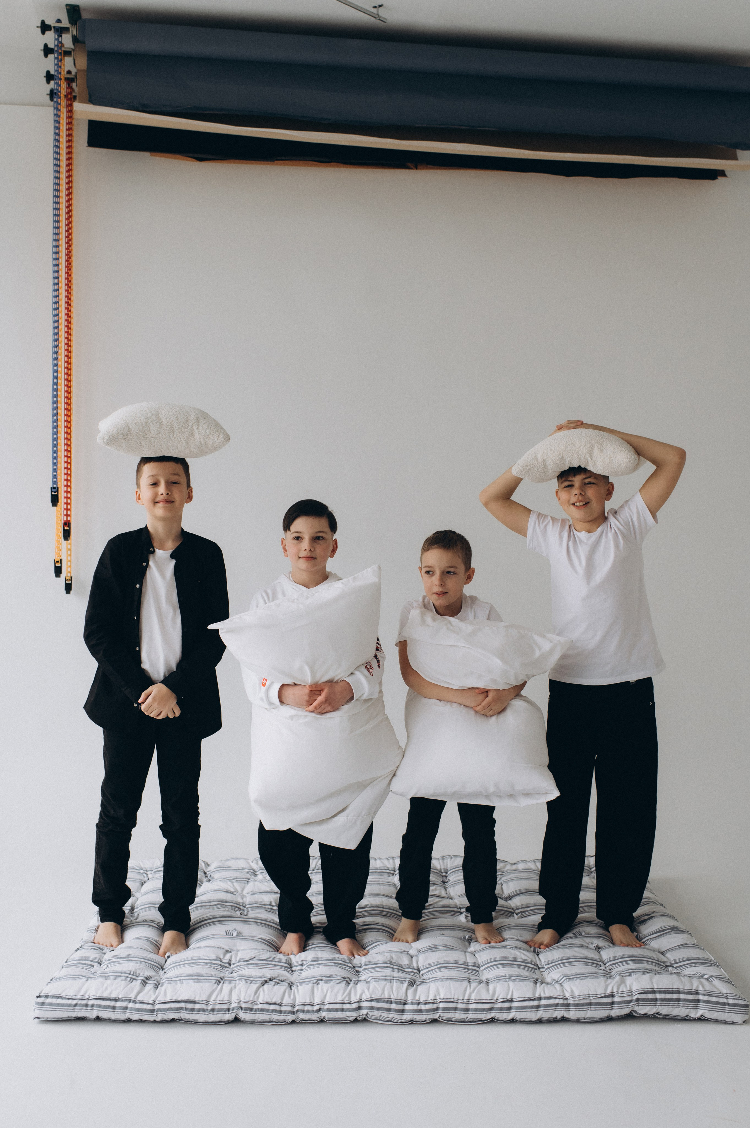 Шкільна фотосесія на віньєтки Тернопіль, шкільні альбоми, фотосесія випускників Тернопіль, випускний альбом, фотограф випускний Тернопіль. Сімейний, дитячий та індивідуальний фотограф в м. Тернопіль, м. Львів