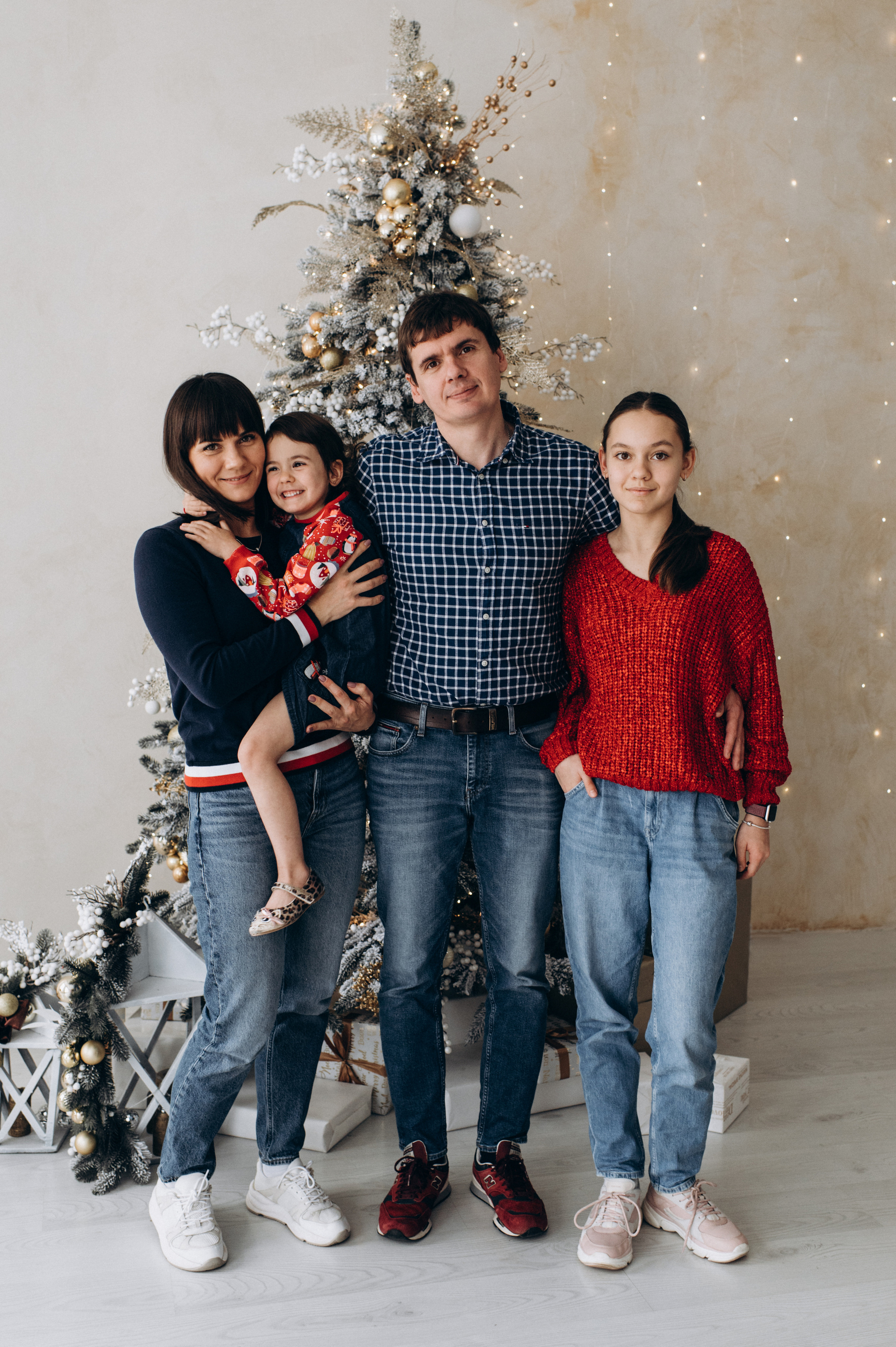 Новорічна сімейна фотосесія Сімейна фотосесія Тернопіль, сімейний фотограф Тернопіль, сімейний фотограф Львів, сімейна зйомка Тернопіль. Сімейний, дитячий та індивідуальний фотограф в м. Тернопіль, м. Львів