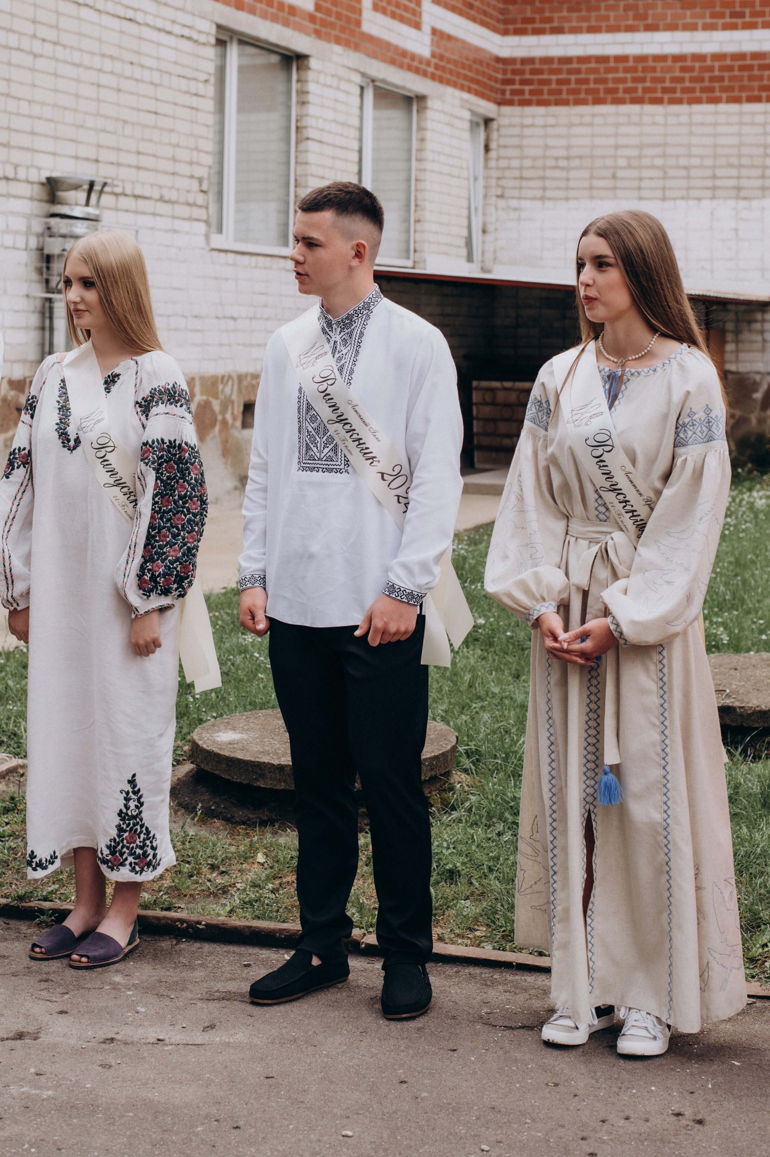 Фотосесія останнього дзвоника, фотосесія випускників Тернопіль, випускний 2024. Сімейний, дитячий та індивідуальний фотограф в м. Тернопіль, м. Львів