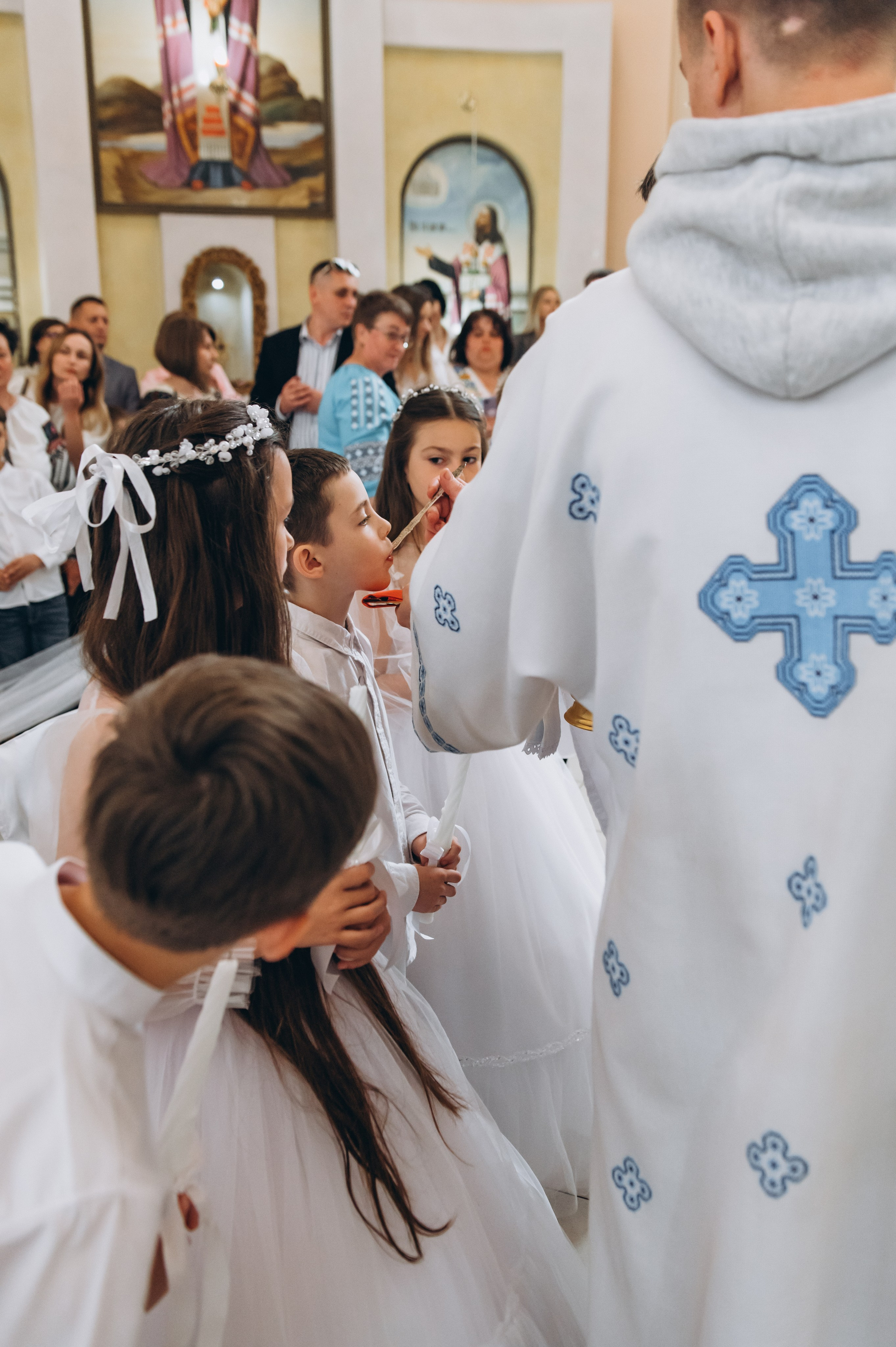 Фотосесія Причастя Тернопіль, зйомка Причастя, фотограф на Причастя Тернопіль, Причастя Львів, церква Петра і Павла. Сімейний, дитячий та індивідуальний фотограф в м. Тернопіль, м. Львів