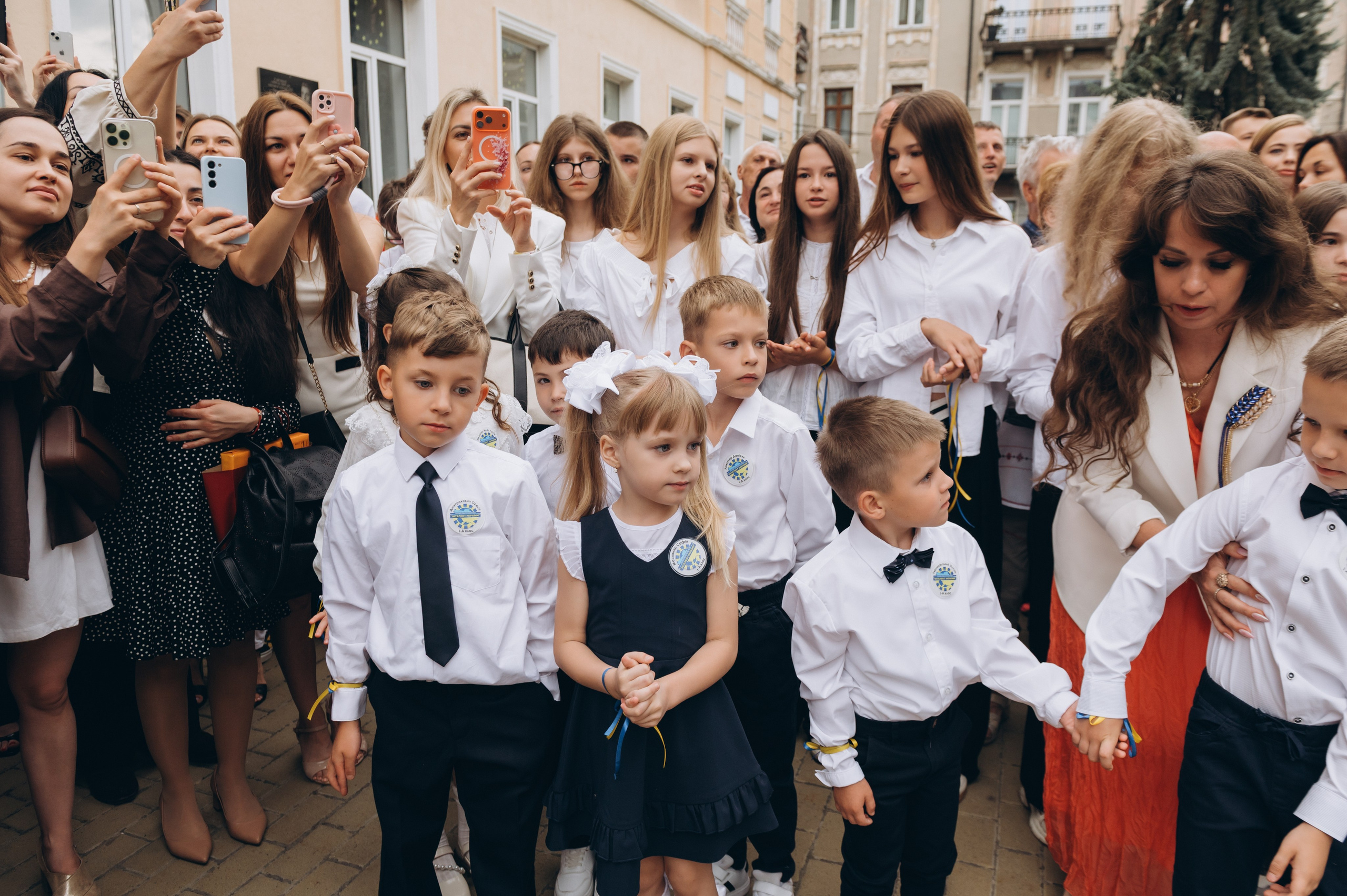 Перший дзвоник у Тернополі, фотосесія першокласників