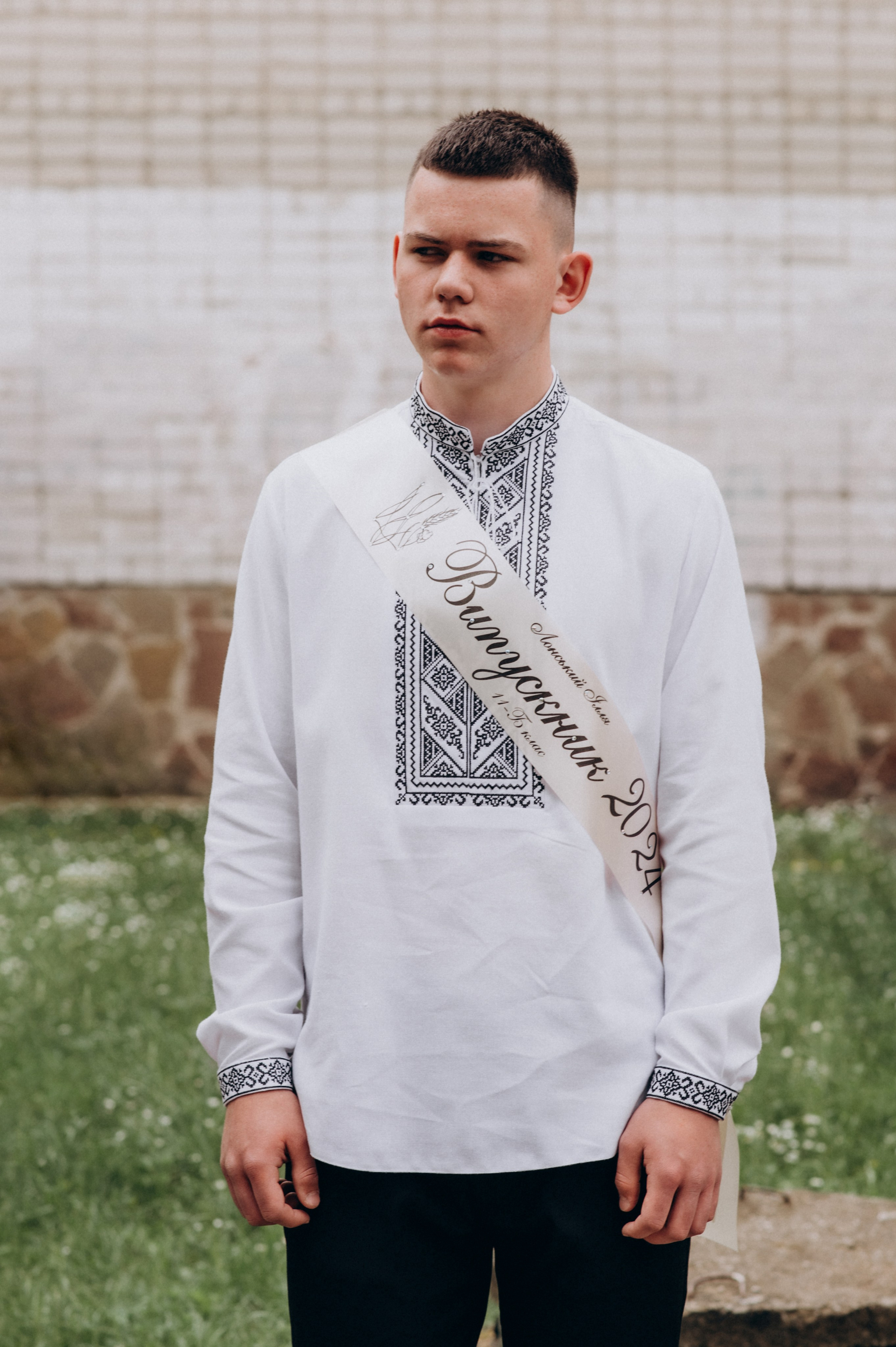 Фотосесія останнього дзвоника, фотосесія випускників Тернопіль, випускний 2024. Сімейний, дитячий та індивідуальний фотограф в м. Тернопіль, м. Львів