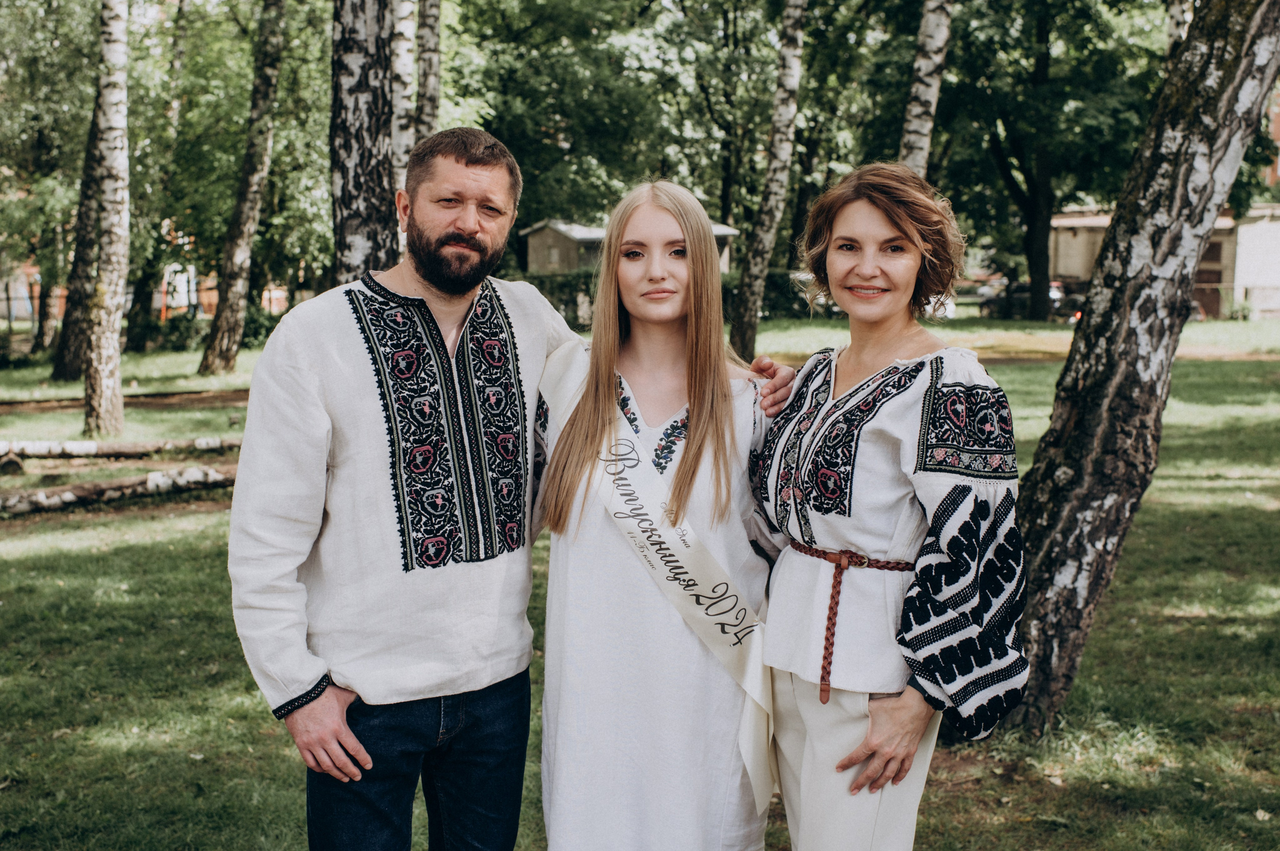 Фотосесія останнього дзвоника, фотосесія випускників Тернопіль, випускний 2024. Сімейний, дитячий та індивідуальний фотограф в м. Тернопіль, м. Львів