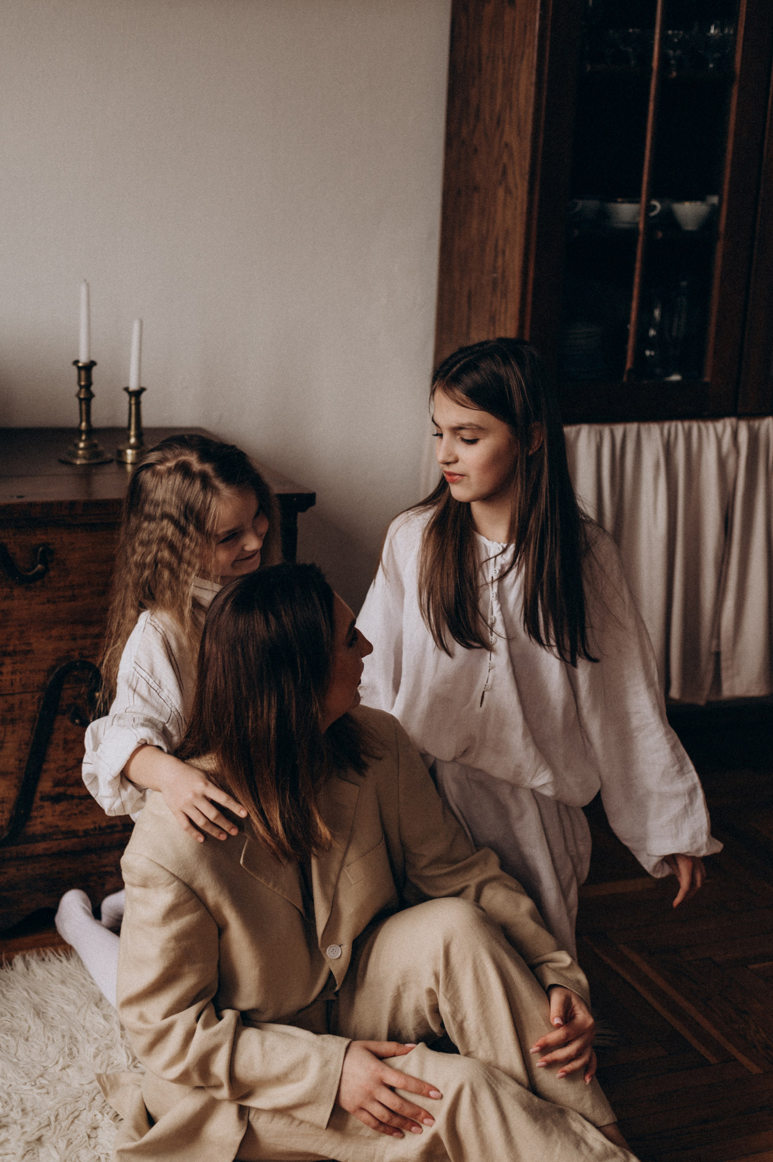 Сімейна фотосесія мами і донечок, зйомка Тернопіль Львів етностиль. Сімейний, дитячий та індивідуальний фотограф в м. Тернопіль, м. Львів