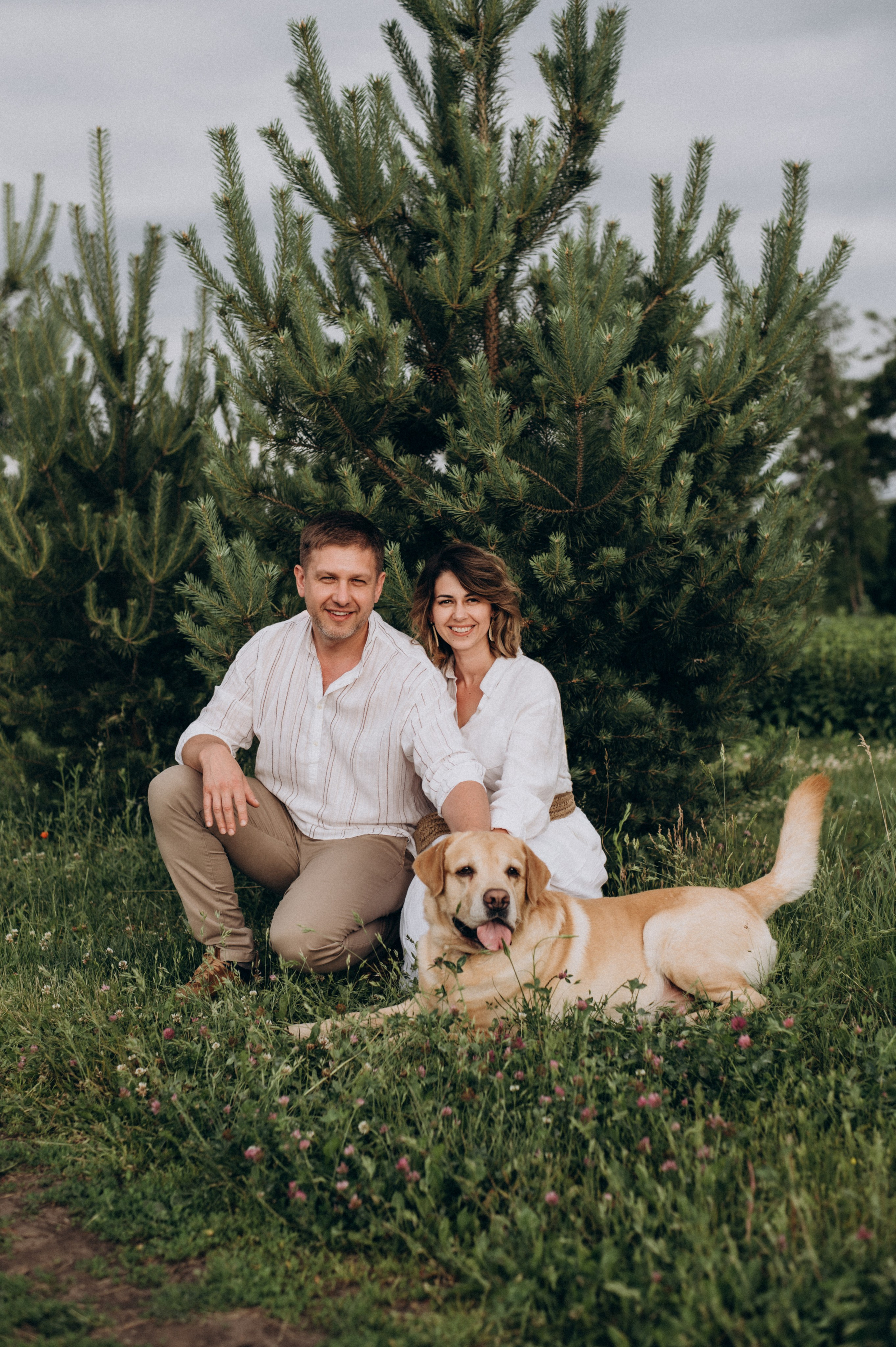 Сімейна фотосесія на природі, зйомка з собакою, фотосесія лавсторі Тернопіль. Сімейний, дитячий та індивідуальний фотограф в м. Тернопіль, м. Львів