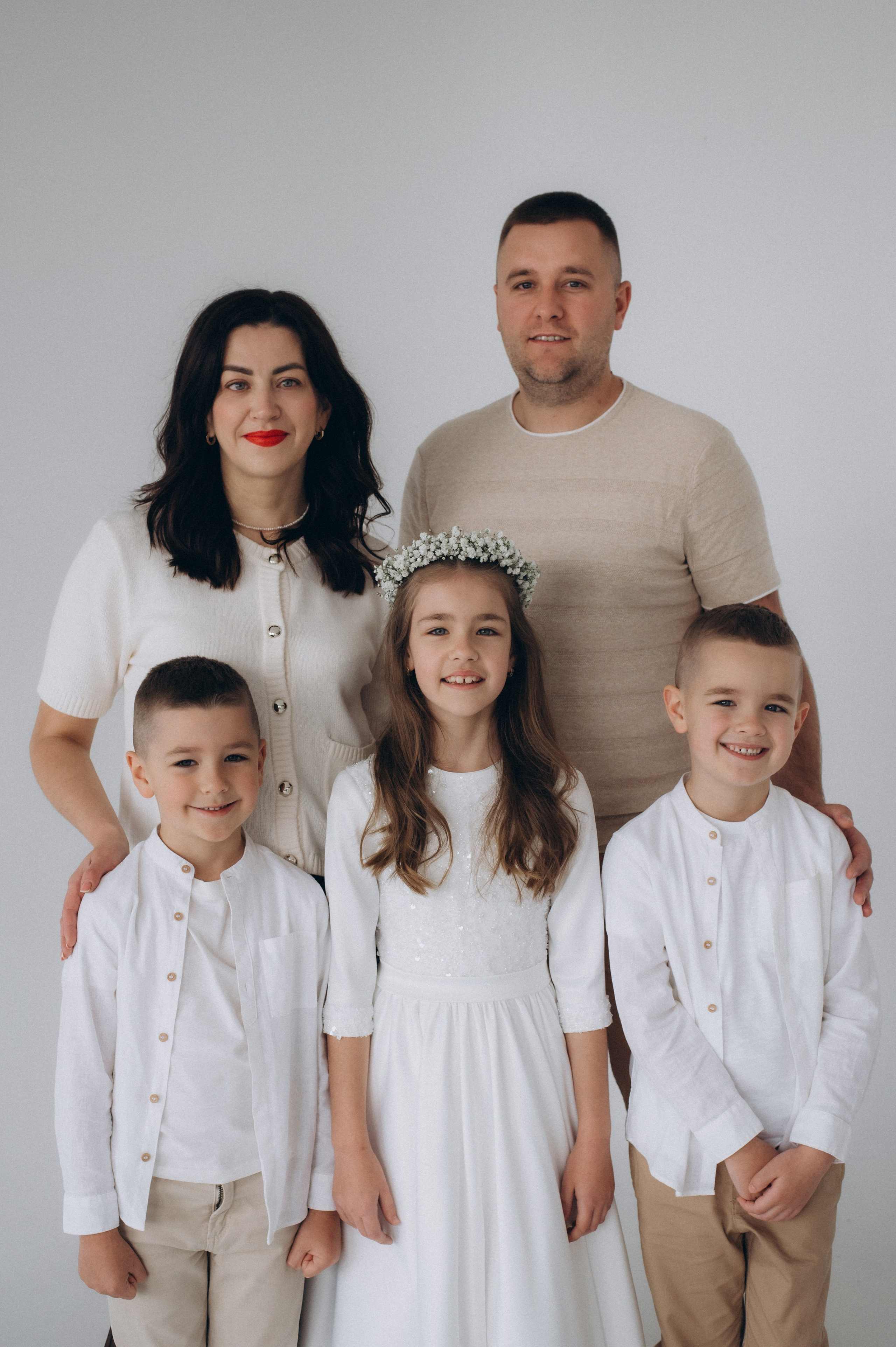 Сімейна фотосесія Тернопіль, сімейний фотограф Тернопіль Львів, зйомка дітей, портретний фотограф Тернопіль, фотосесія Причастя у студії. Сімейний, дитячий та індивідуальний фотограф в м. Тернопіль, м. Львів