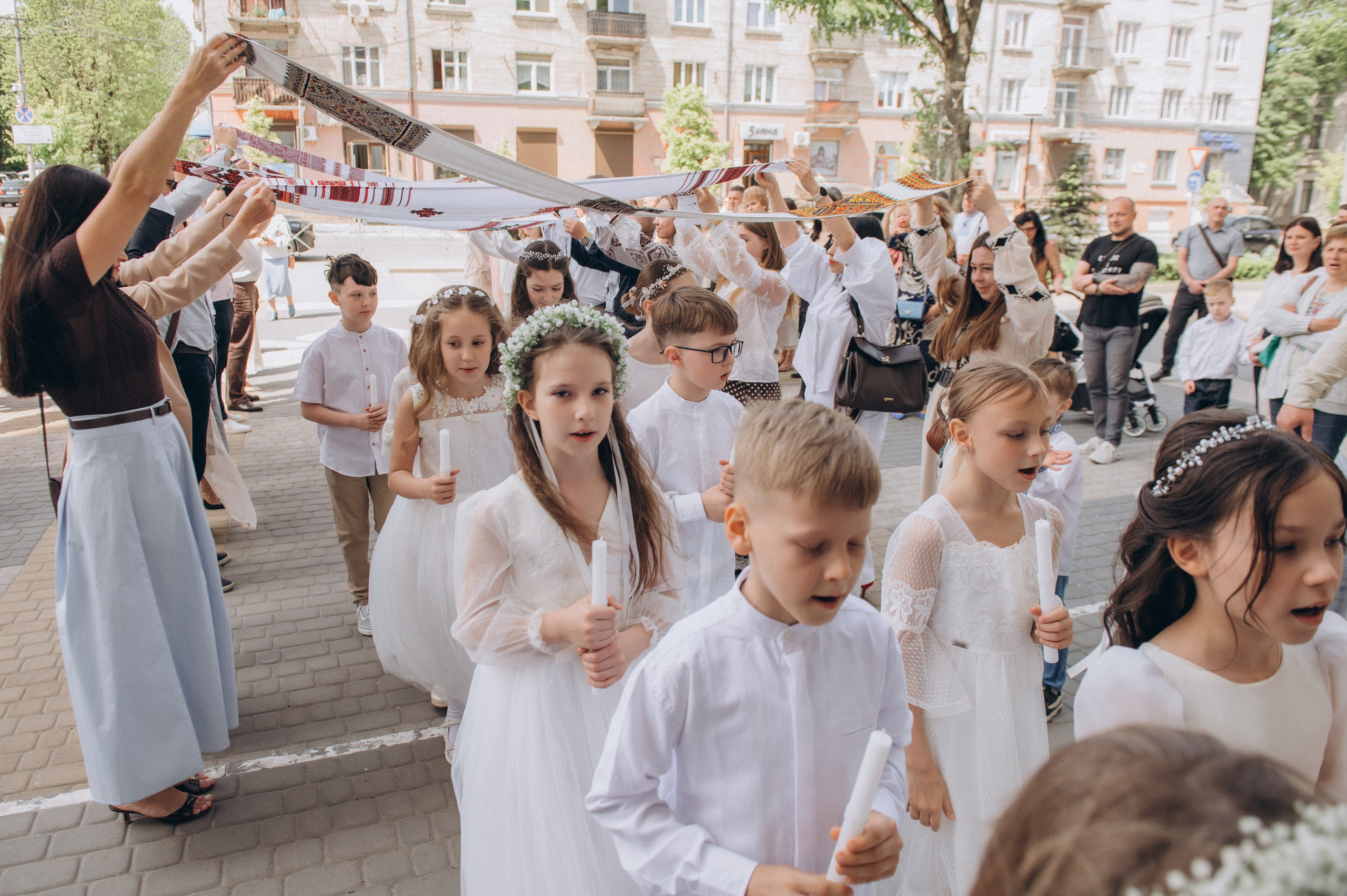Фотосесія Першого Причастя Тернопіль, фотосесія Причастя Тернопіль, Таїнство Першого Причастя Тернопіль, Катедра Причастя Тернопіль. Сімейний, дитячий та індивідуальний фотограф в м. Тернопіль, м. Львів