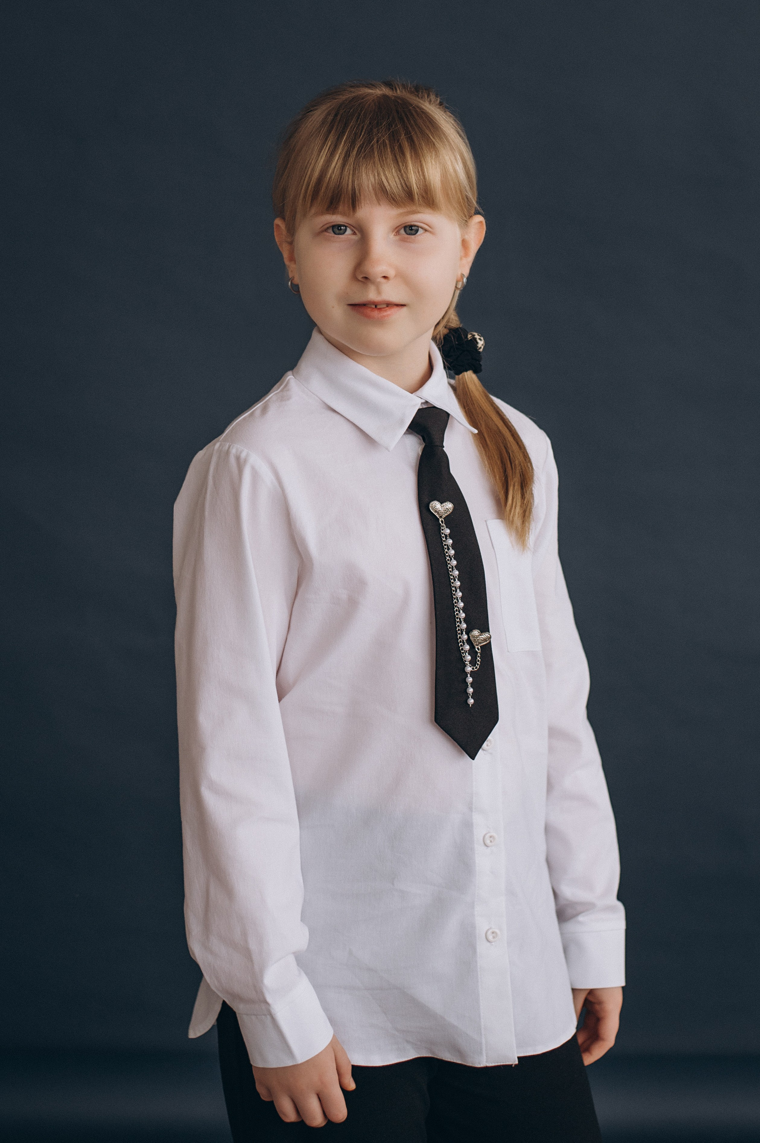 Фотосесія школярів у студії на шкільні фотоальбоми віньєтки Тернопіль, фотосесія випускників Тернопіль, шкільні фотокниги Тернопіль. Сімейний, дитячий та індивідуальний фотограф в м. Тернопіль, м. Львів