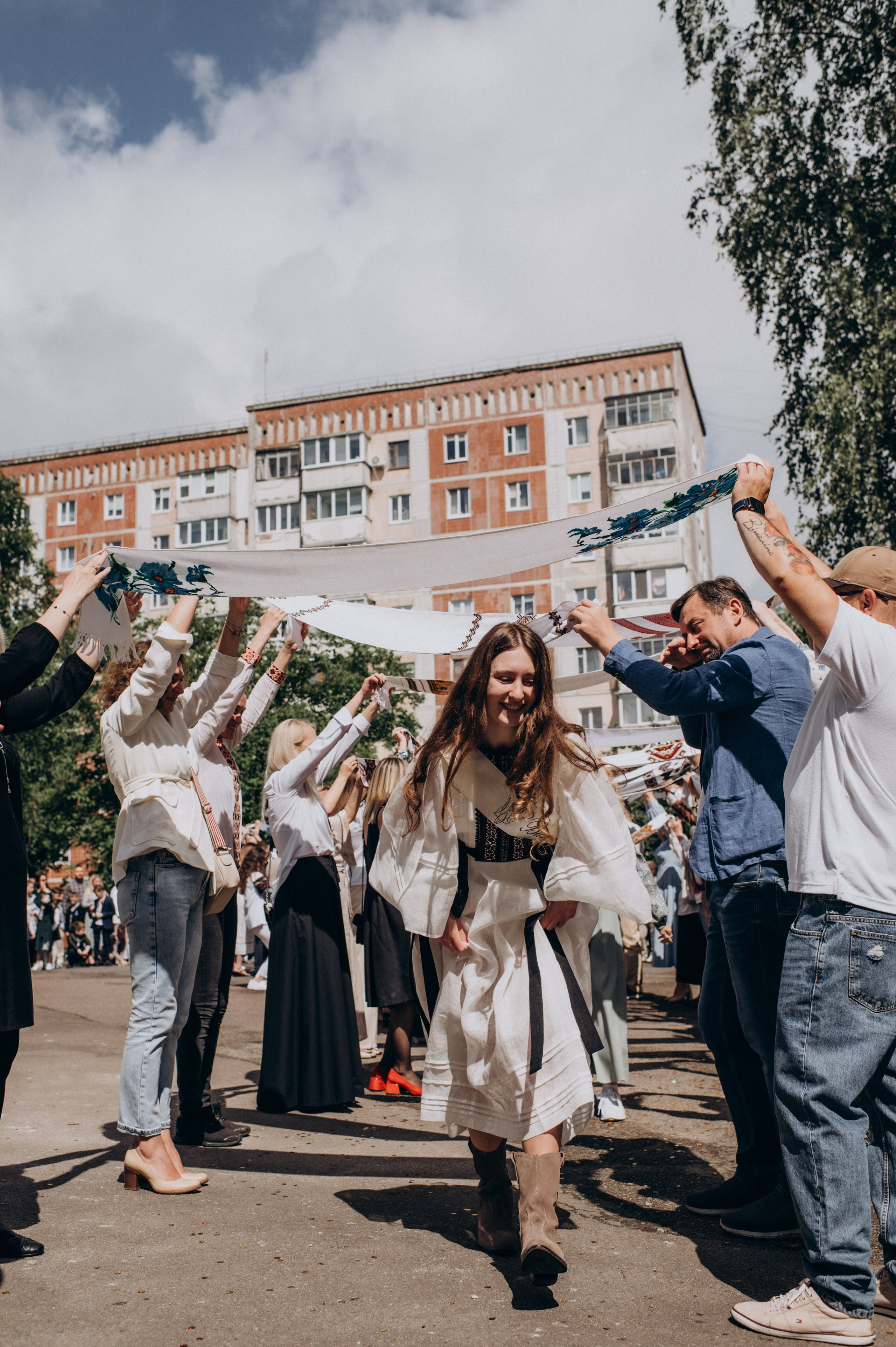 Фотосесія останнього дзвоника, фотосесія випускників Тернопіль, випускний 2024. Сімейний, дитячий та індивідуальний фотограф в м. Тернопіль, м. Львів