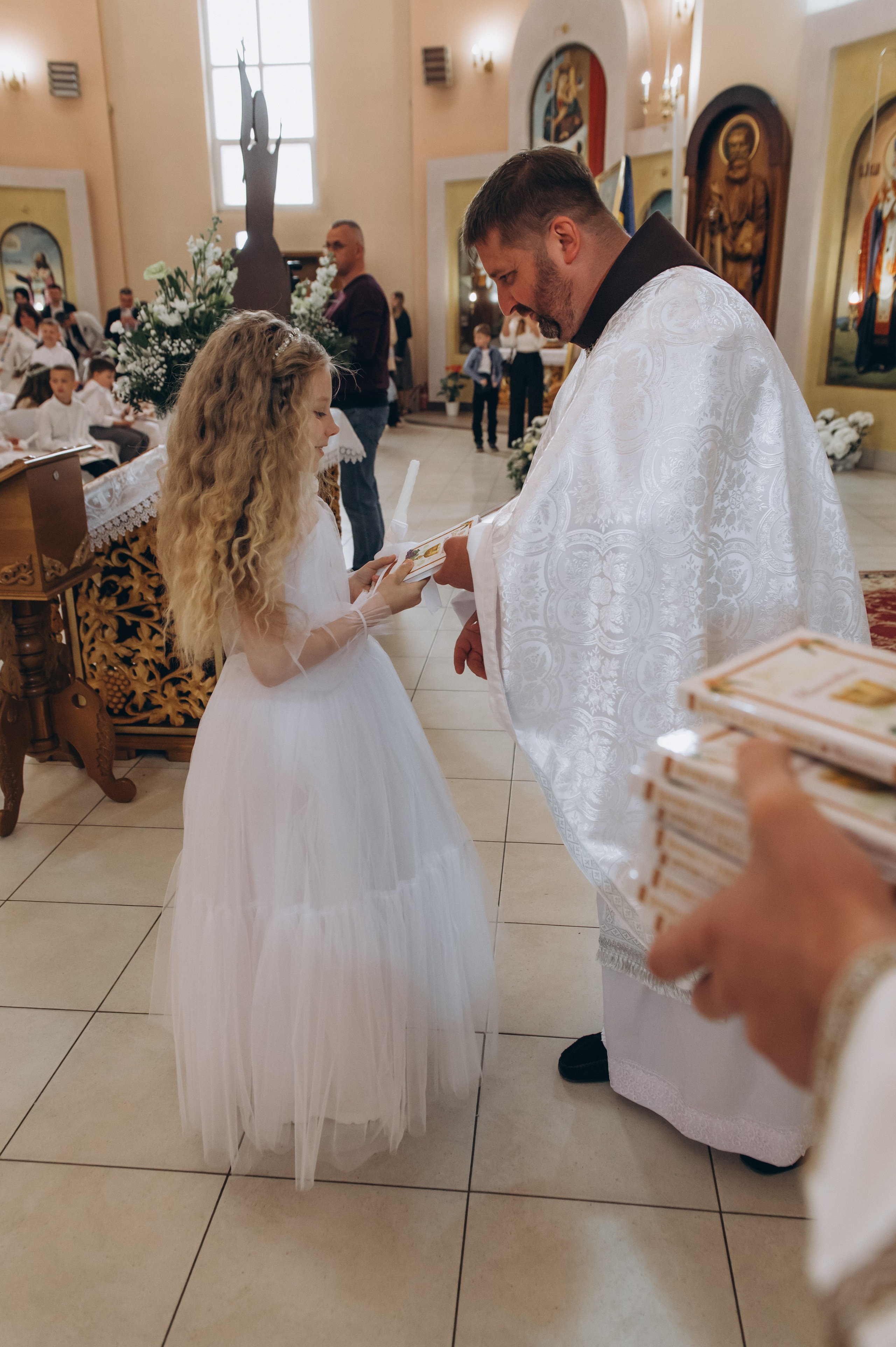 Фотосесія Причастя Тернопіль, зйомка Причастя, фотограф на Причастя Тернопіль, Причастя Львів, церква Петра і Павла. Сімейний, дитячий та індивідуальний фотограф в м. Тернопіль, м. Львів