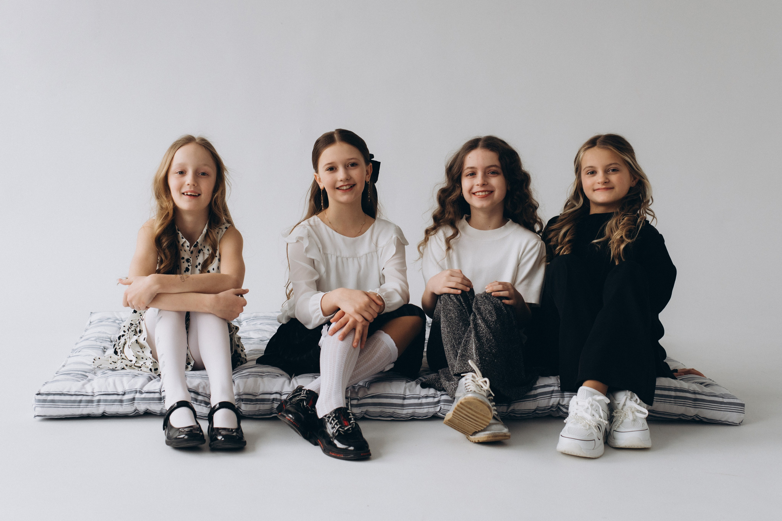 Шкільна фотосесія на віньєтки Тернопіль, шкільні альбоми, фотосесія випускників Тернопіль, випускний альбом, фотограф випускний Тернопіль. Сімейний, дитячий та індивідуальний фотограф в м. Тернопіль, м. Львів