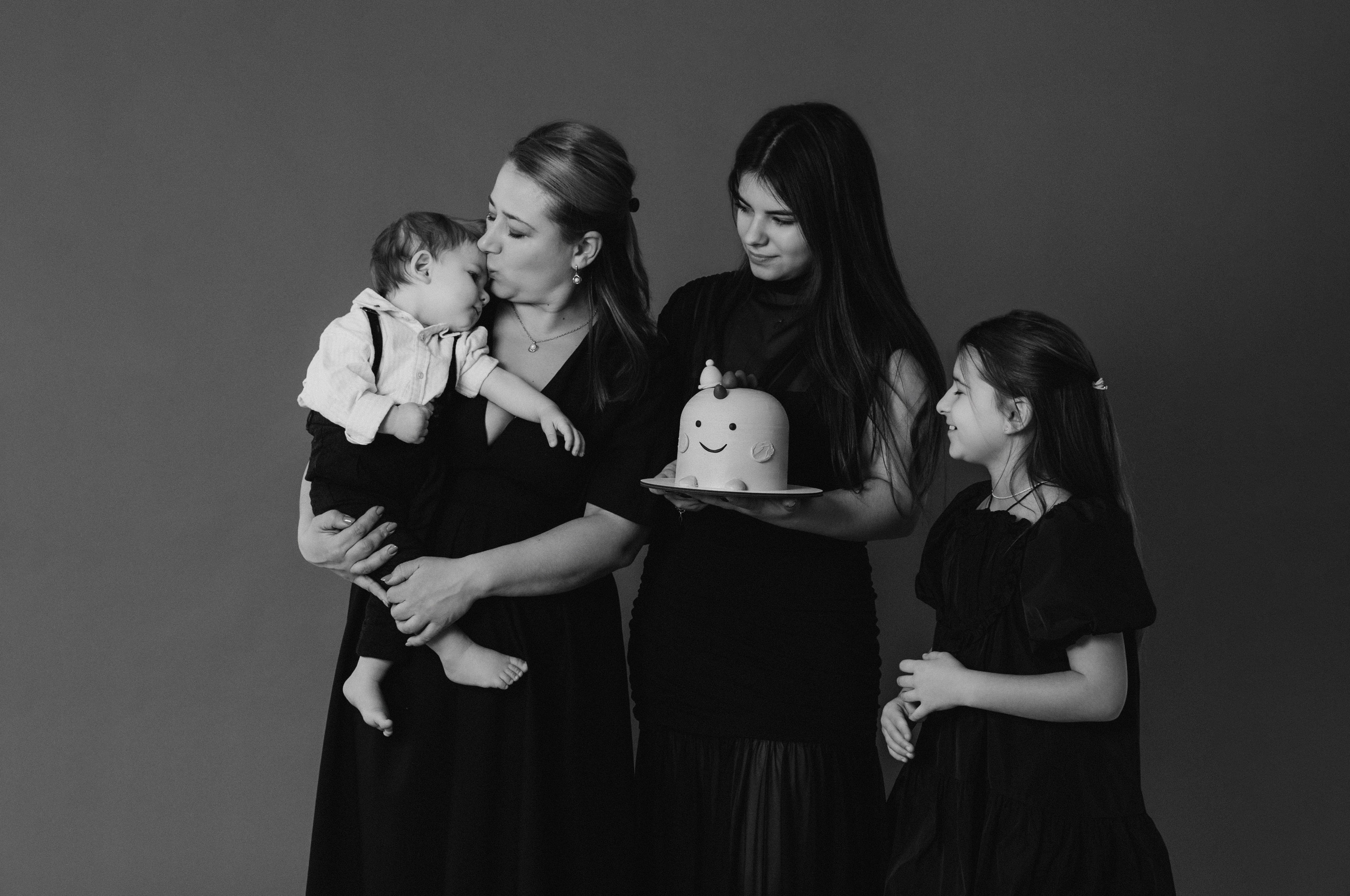 Перший тортик малюка, зйомка першого тортика Тернопіль, новорічна фотосесія, зйомка дня народження, сімейний фотограф Тернопіль, cakesmash. Сімейний, дитячий та індивідуальний фотограф в м. Тернопіль, м. Львів