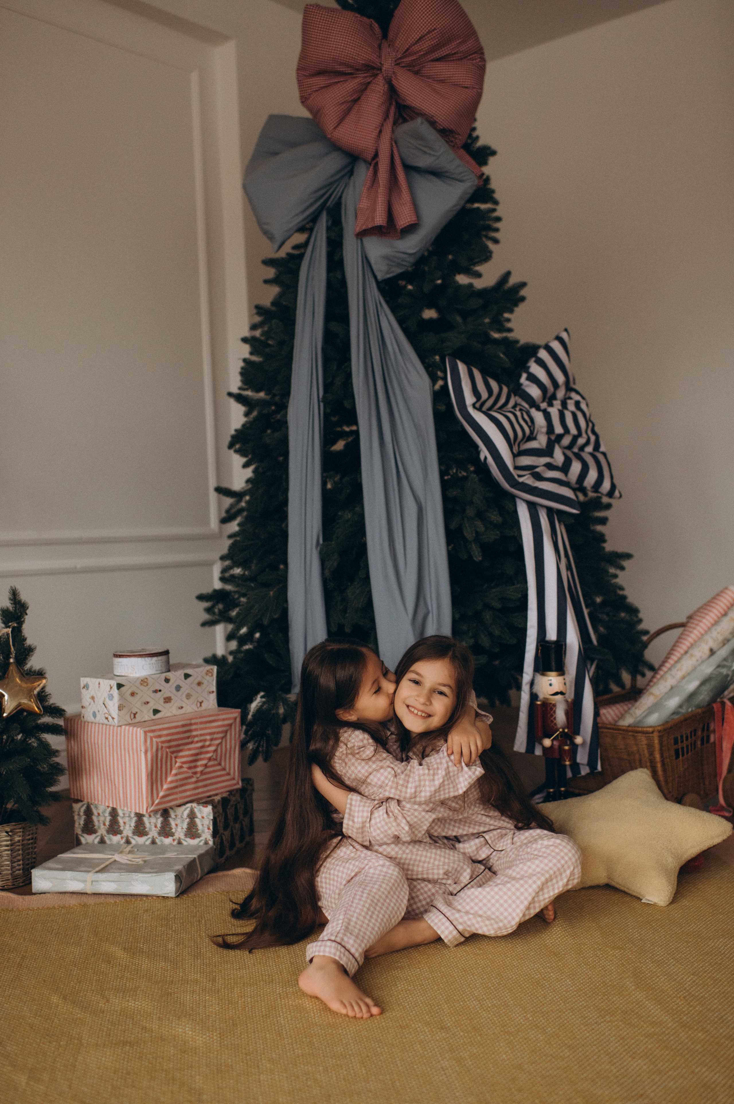 Фотосесія сестричок Тернопіль, зйомка сестрички, сімейний фотограф Тернопіль, портретний фотограф Тернопіль, фотосесія дітей. Сімейний, дитячий та індивідуальний фотограф в м. Тернопіль, м. Львів